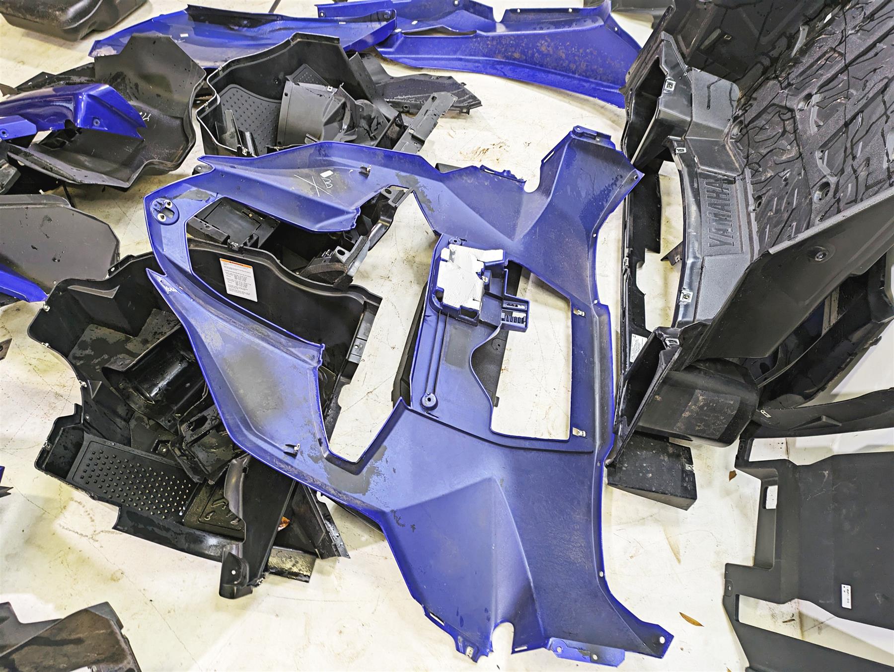 2018 Yamaha YXZ1000R EPS SS Hood Door Side Panel Fairings -Read 2HC-F162R {{ shop.shopifyCountryName }} - Mototech271