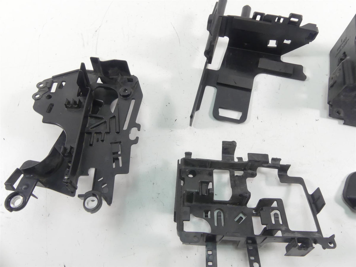 2021 Harley Softail FLSB Sport Glide Electrical Battery Holder Set 69201632 {{ shop.shopifyCountryName }} - Mototech271