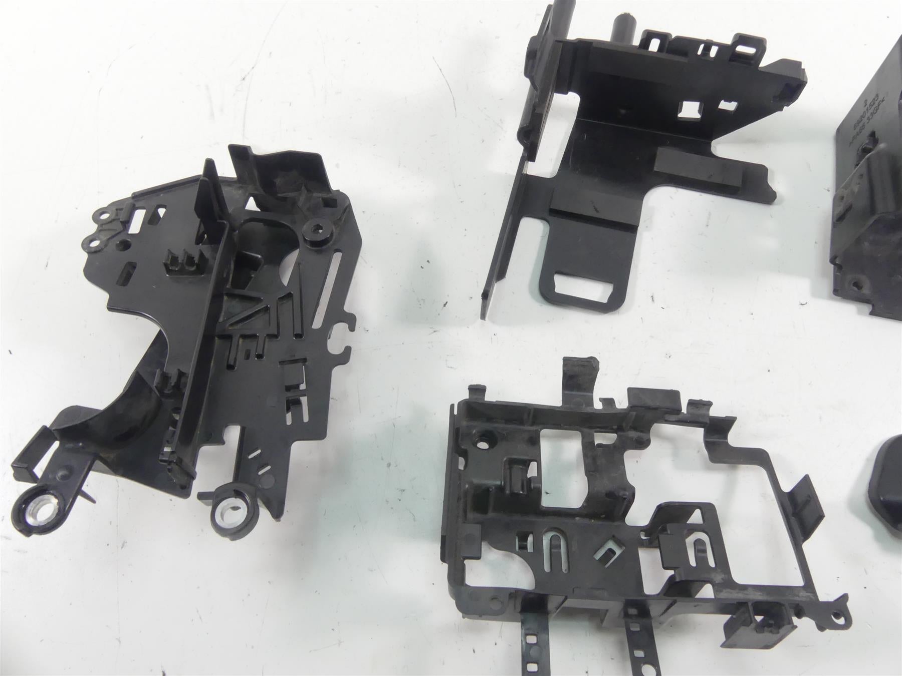 2021 Harley Softail FLSB Sport Glide Electrical Battery Holder Set 69201632 {{ shop.shopifyCountryName }} - Mototech271