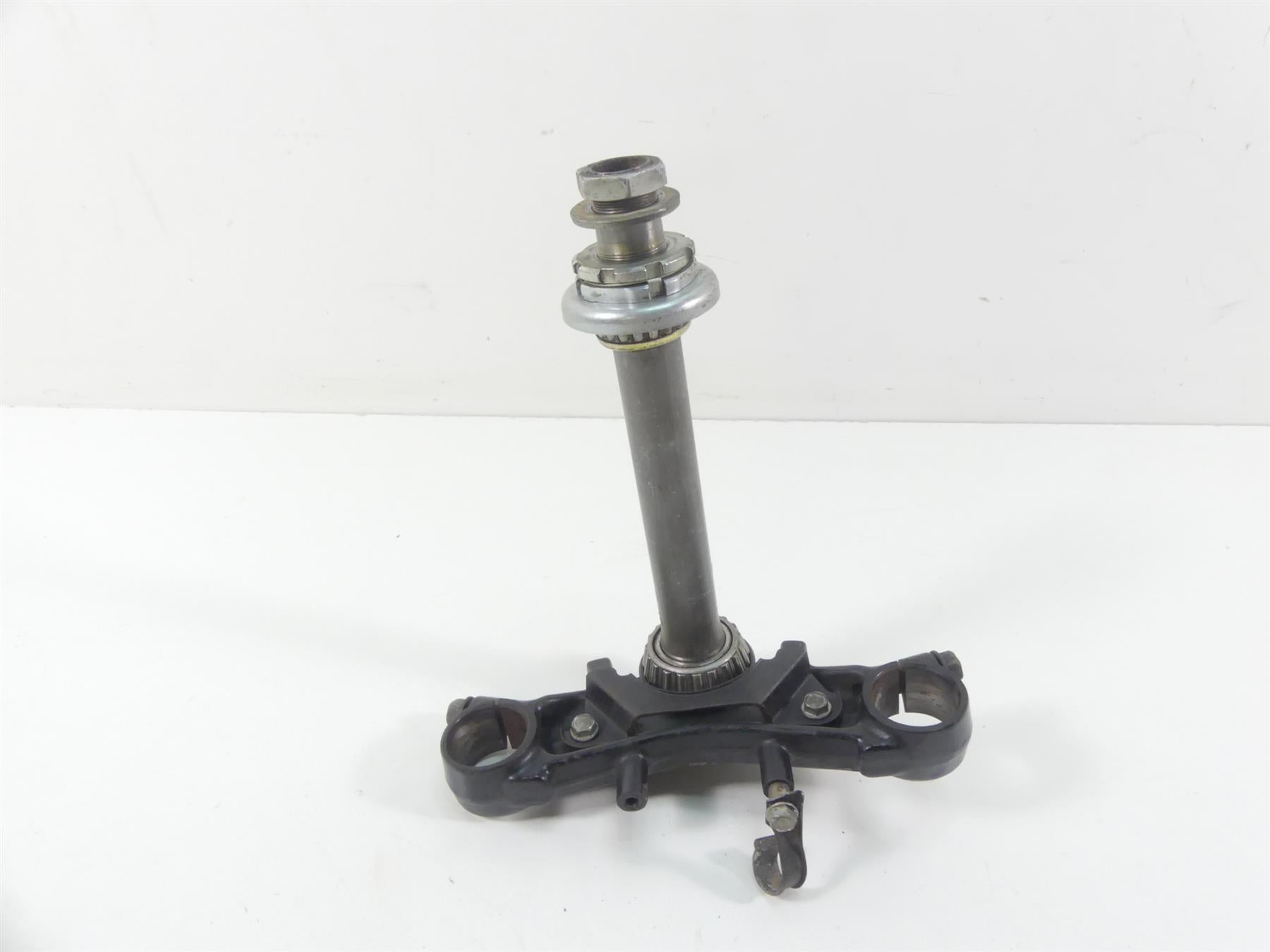1980 Honda CB750C Custom Lower Triple Tree Steering Clamp 53200-425-730ZA {{ shop.shopifyCountryName }} - Mototech271