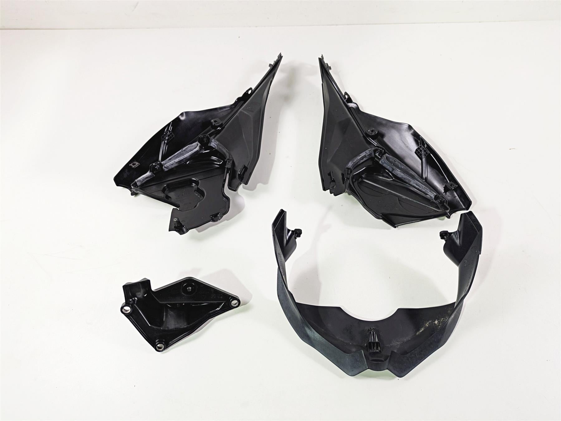 2022 Ducati Streetfighter V2 Molded Infill Cover Fairing Set 46016311B 46016301B {{ shop.shopifyCountryName }} - Mototech271
