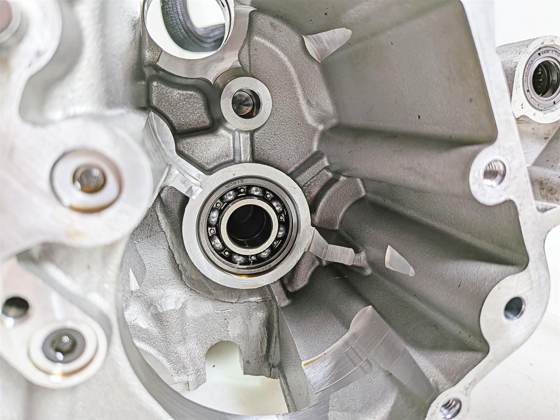 2017 BMW S1000RR K46 Upper Engine Crank Case Cylinder Jugs 11008561534 {{ shop.shopifyCountryName }} - Mototech271
