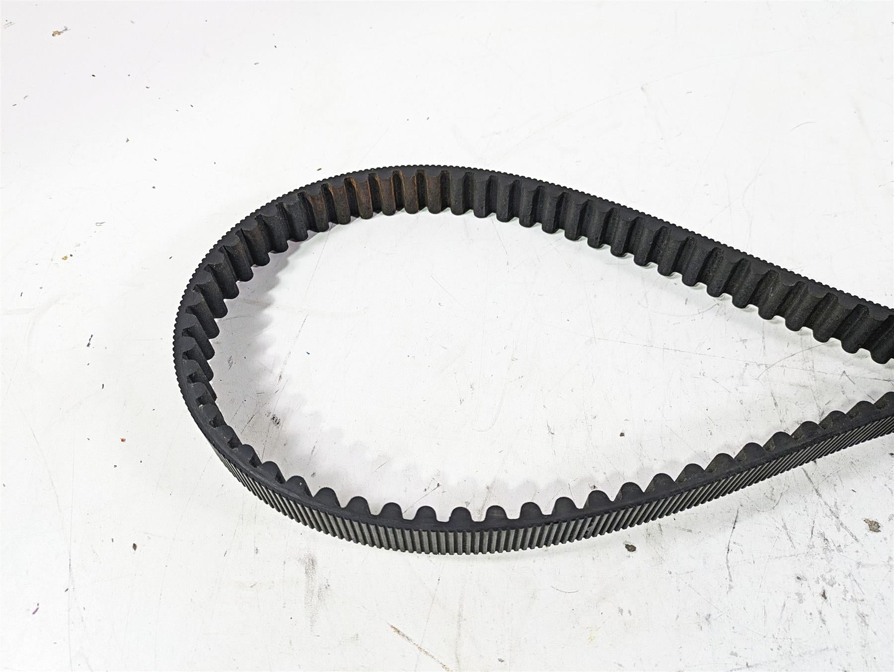 2002 Harley FLSTC Softail Heritage Classic Rear Drive Belt 135T 1 1/8" 40307-00B {{ shop.shopifyCountryName }} - Mototech271