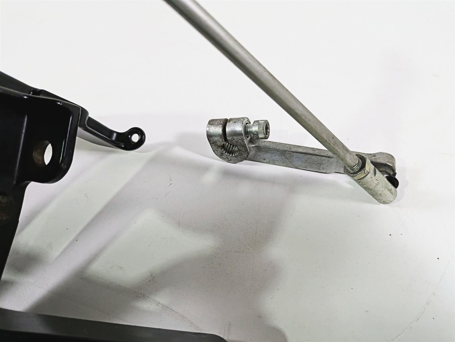 2009 Harley FLSTSB Cross Bones Left Floorboard & Shifter Set - BENT 33630-07A {{ shop.shopifyCountryName }} - Mototech271