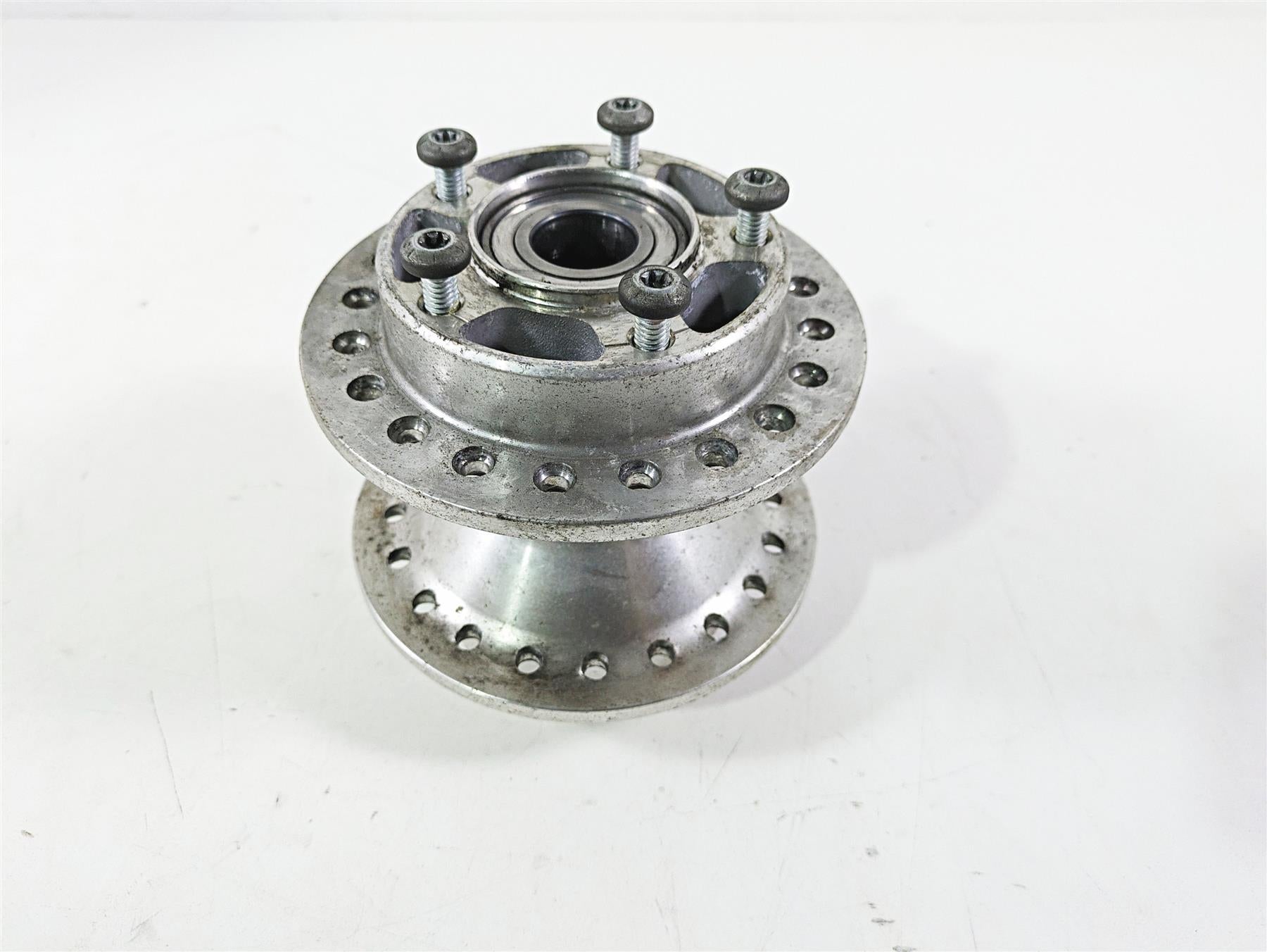 2017 Harley Dyna FXDB Street Bob Front Wheel Rim Hub & 25mm Bearings 41425-09 {{ shop.shopifyCountryName }} - Mototech271