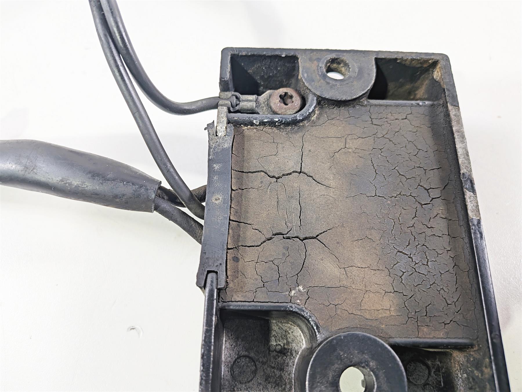 2006 Harley Sportster XL1200 C Rectifier Voltage Regulator 74523-04 {{ shop.shopifyCountryName }} - Mototech271