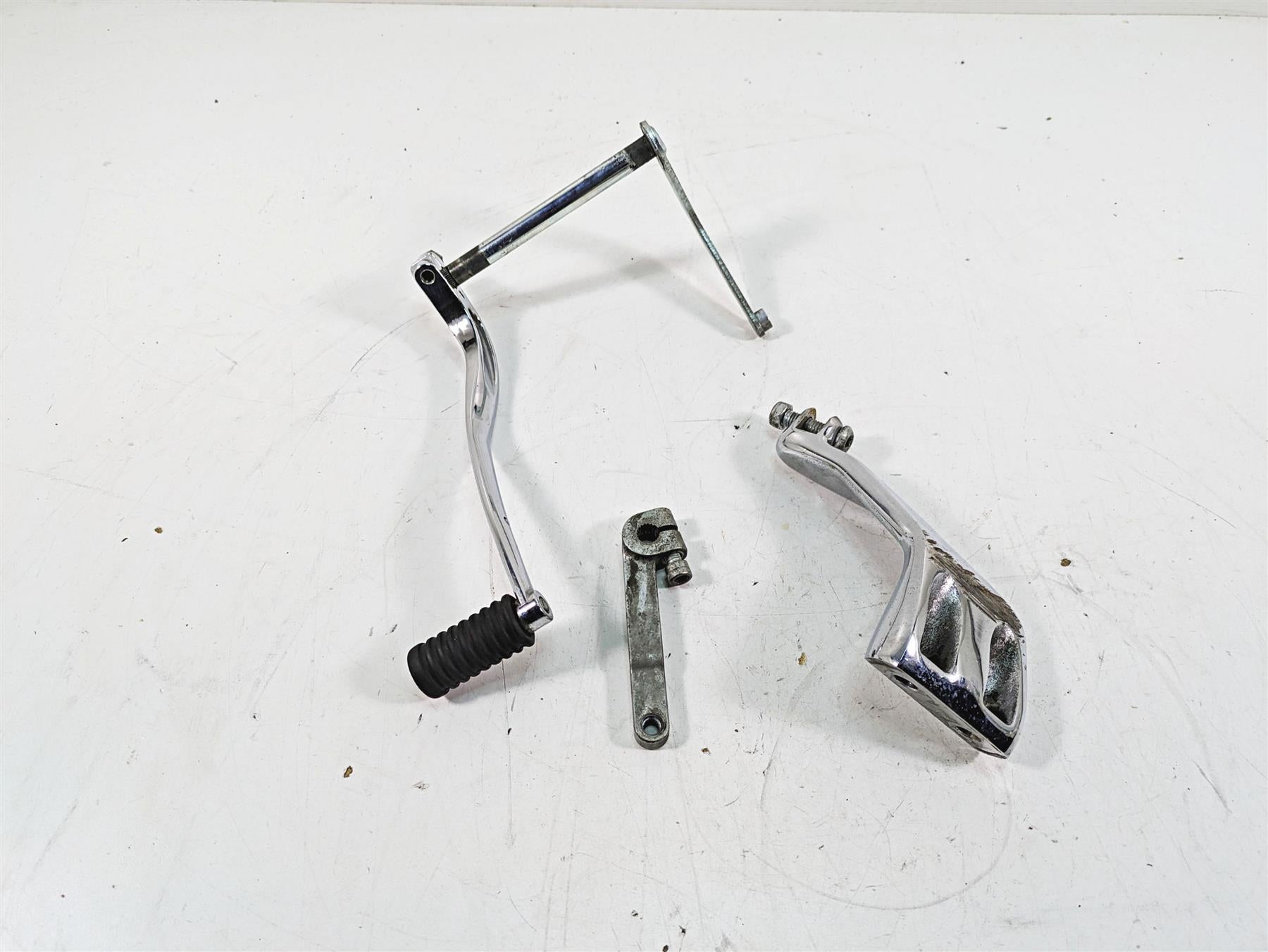 2015 Harley FXDL Dyna Low Rider Left Rider Mid Foot Peg Mount & Shifter 50500279 {{ shop.shopifyCountryName }} - Mototech271