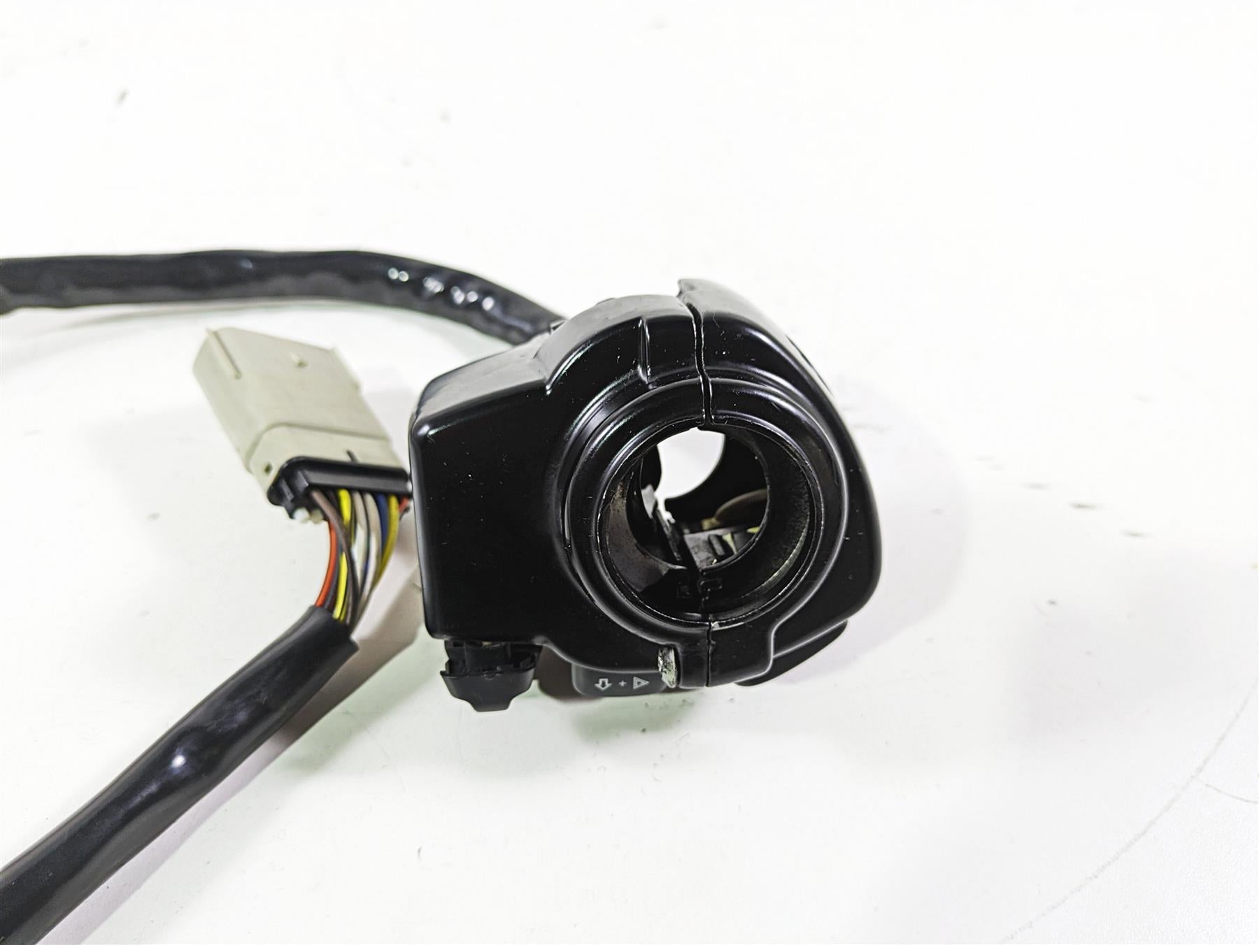 2008 Harley Touring FLHTCU E-Glide 105TH Left Hand Control Switch Audio 71682-06 {{ shop.shopifyCountryName }} - Mototech271