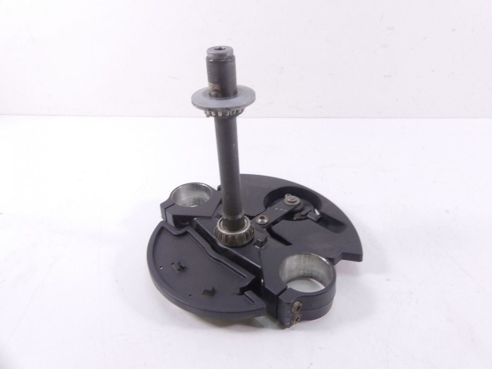 2010 BMW F800GS K72 Lower Triple Tree Steering Yoke 57mm + Cover 31427698362 {{ shop.shopifyCountryName }} - Mototech271
