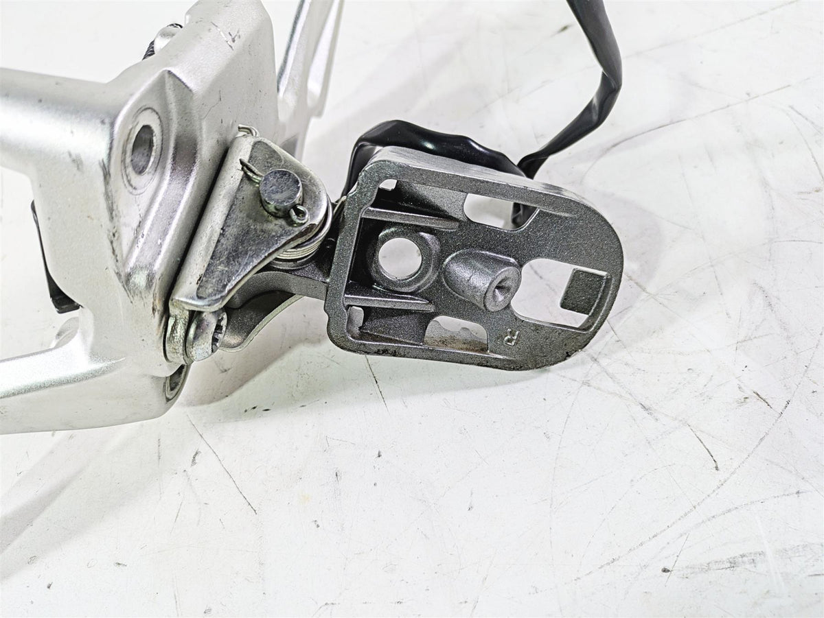 2021 Yamaha Tenere 700 XTZ7 Right Footpeg Foot Peg & Mount BW3-F7443-00-00 {{ shop.shopifyCountryName }} - Mototech271