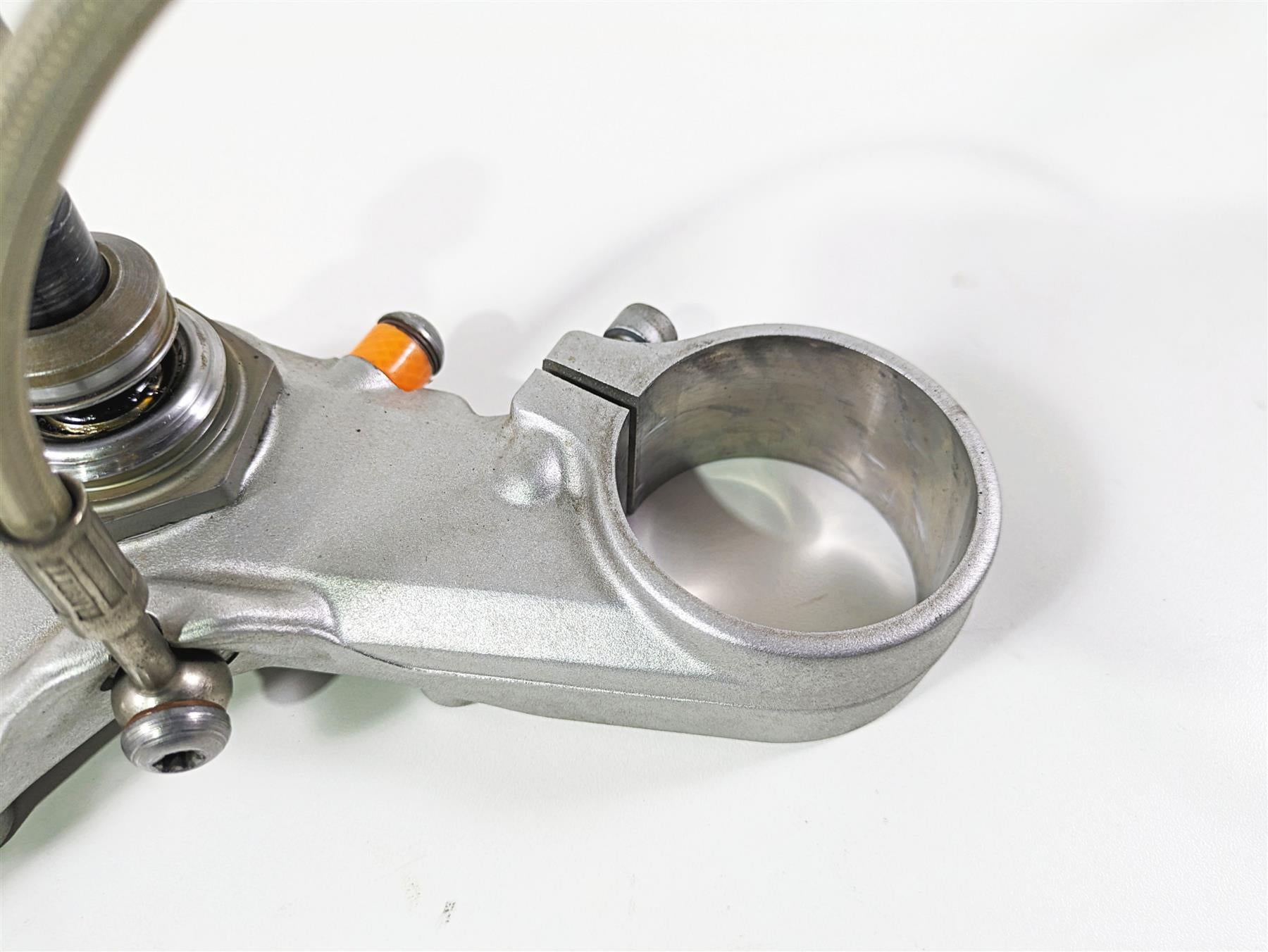 2006 BMW R1200GS K255 Adv Lower Triple Tree Steering Clamp 31427664956 {{ shop.shopifyCountryName }} - Mototech271