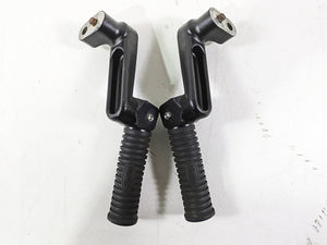 2018 Indian Chieftain Dark Horse Rear Passenger Foot Pegs 5140869 5140870 | Mototech271