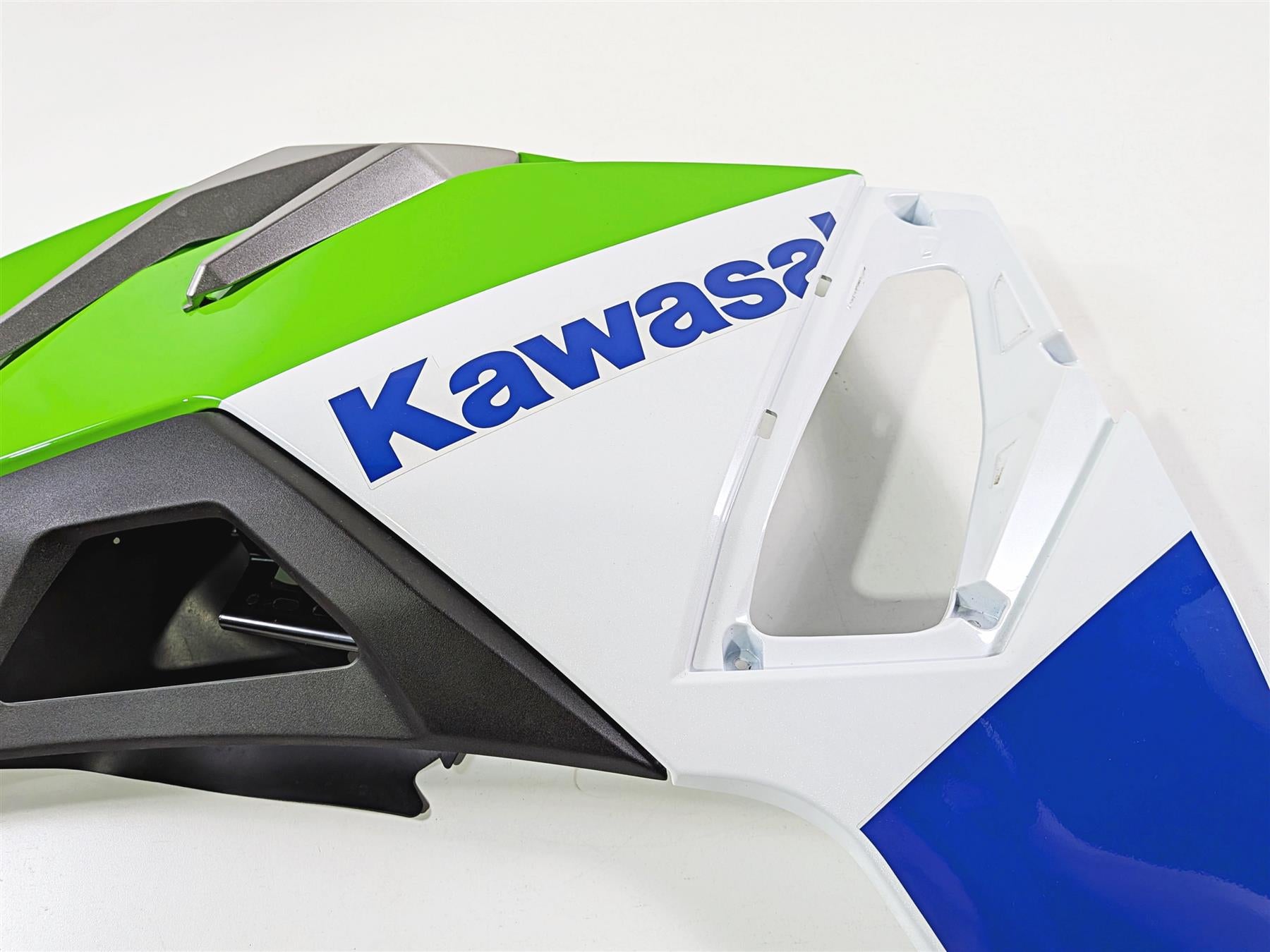 2024 Kawasaki EX500 Ninja 40th An. Left Side Main Cover Fairing 55061-5200 {{ shop.shopifyCountryName }} - Mototech271