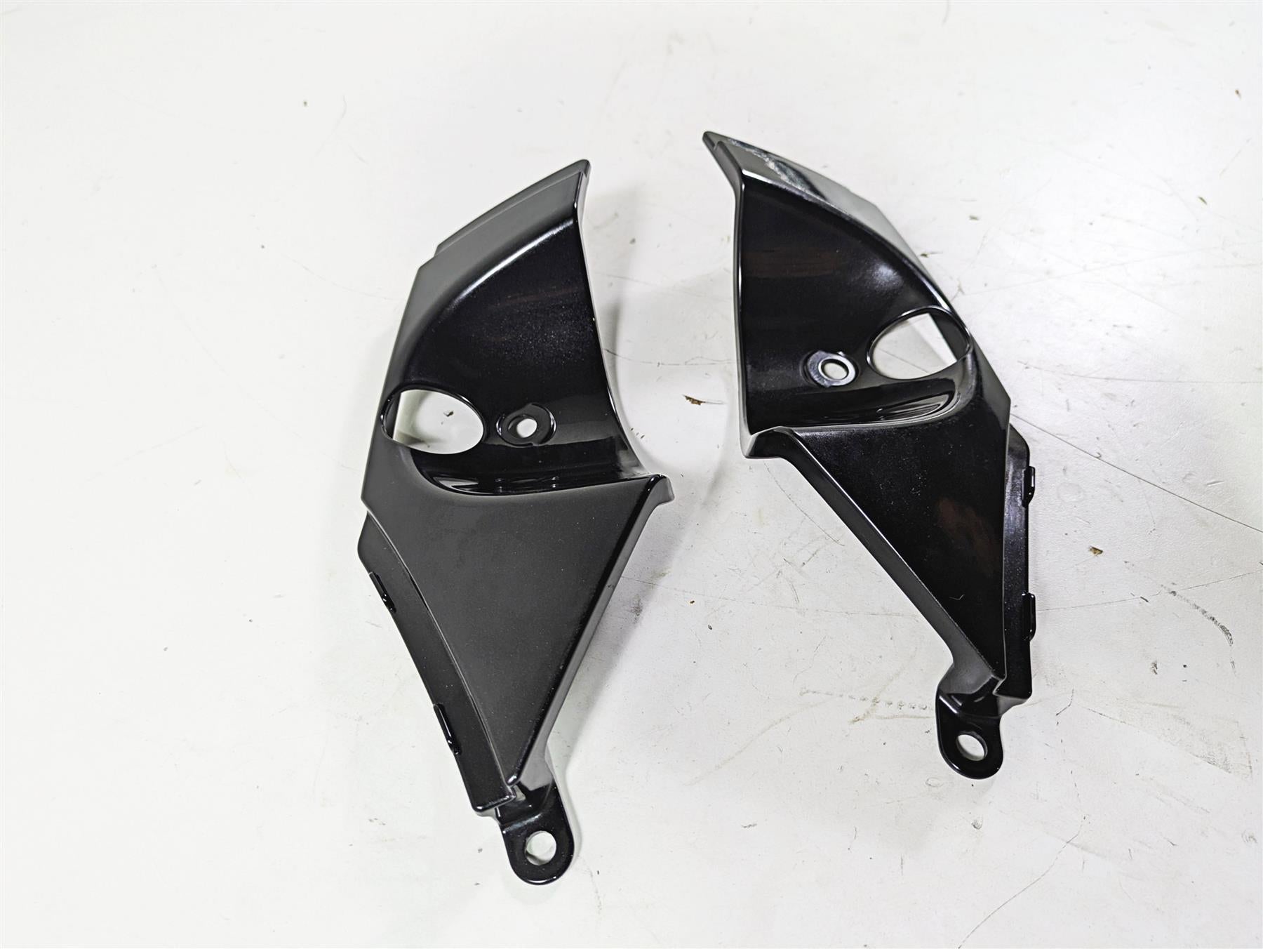 2014 Moto Guzzi California 1400 Touring Rear Shock Cover Fairing Set B063117 {{ shop.shopifyCountryName }} - Mototech271