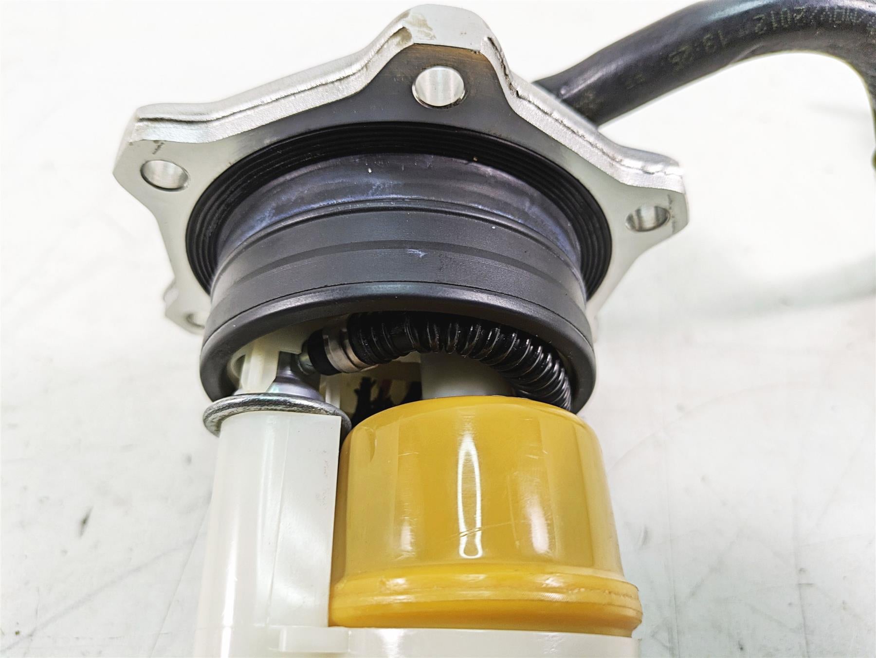 2013 MV Agusta F3 675 ERA Fuel Gas Petrol Pump 8K Only - Tested 8000B4722 {{ shop.shopifyCountryName }} - Mototech271