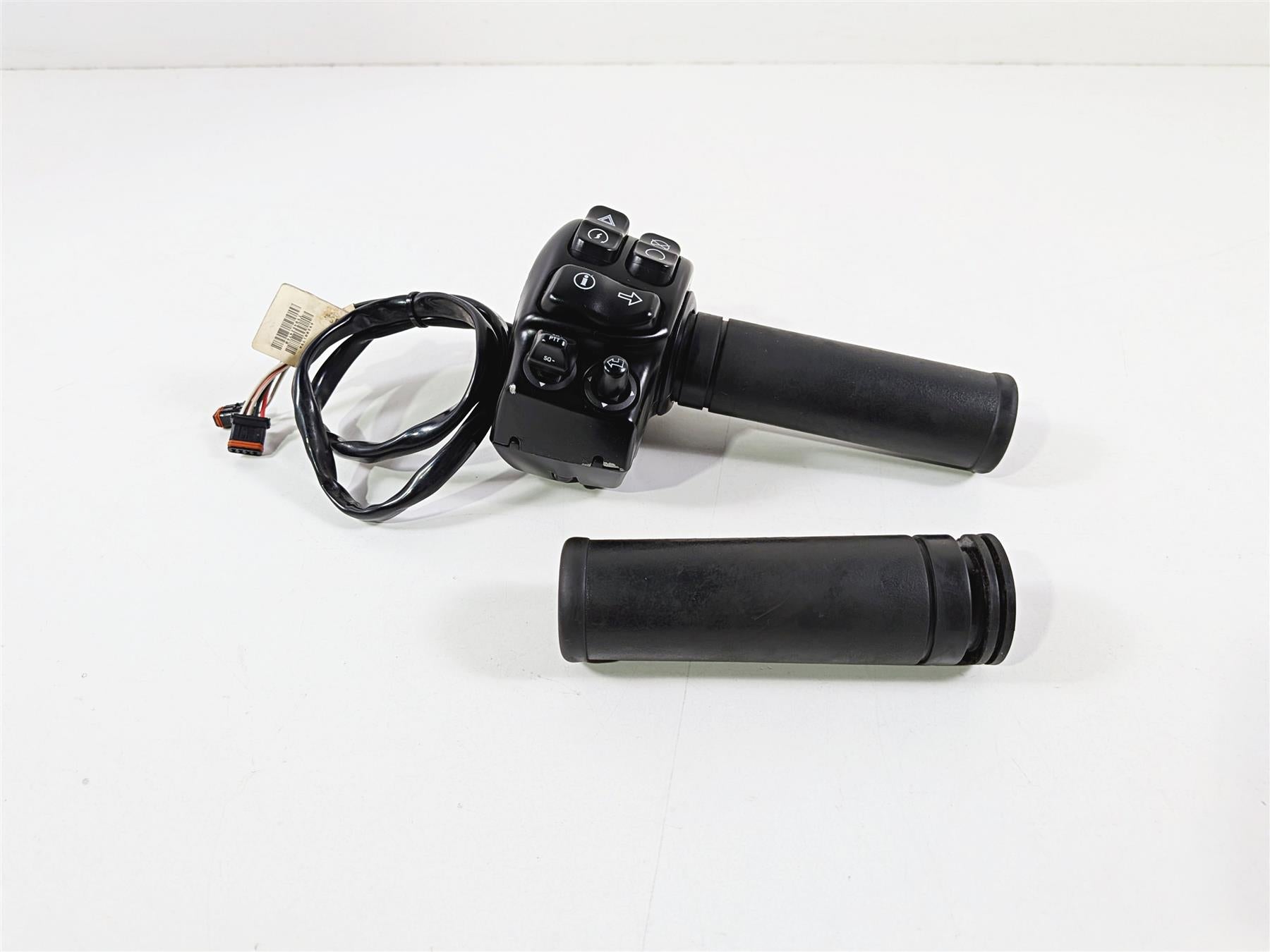 2014 Harley Touring FLHTK Electra Glide Right Hand Control Switch 71500130C-Mototech271