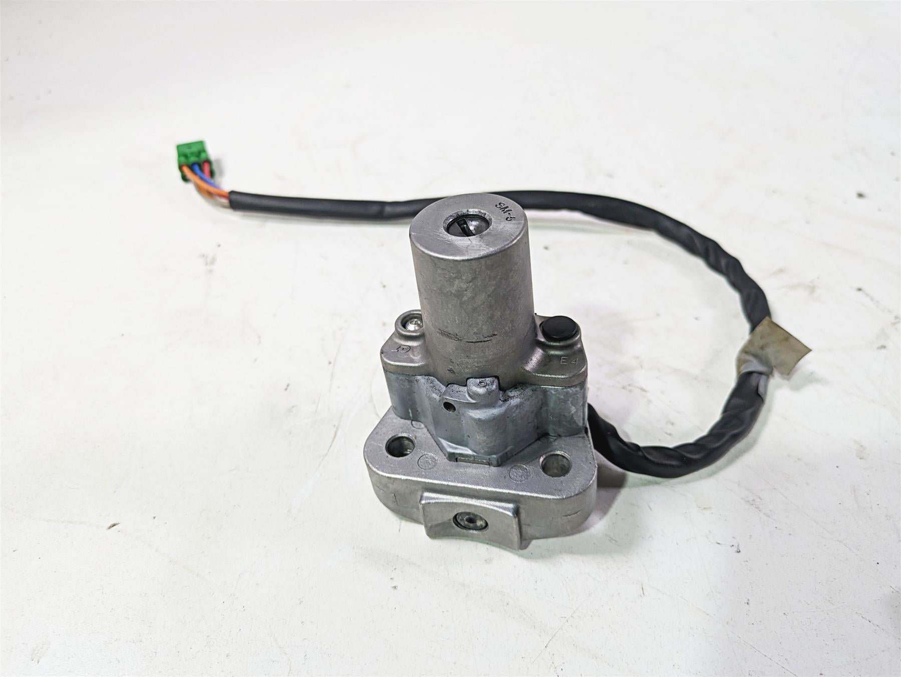 2018 Suzuki GSX1300 R Hayabusa Ignition Switch Key Lock Set - Read 37100-15850 {{ shop.shopifyCountryName }} - Mototech271