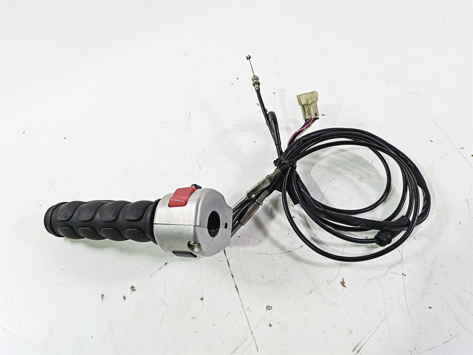 2004 Victory Kingpin Right Hand Control Switch + Throttle Cable & Grip 4010699 {{ shop.shopifyCountryName }} - Mototech271