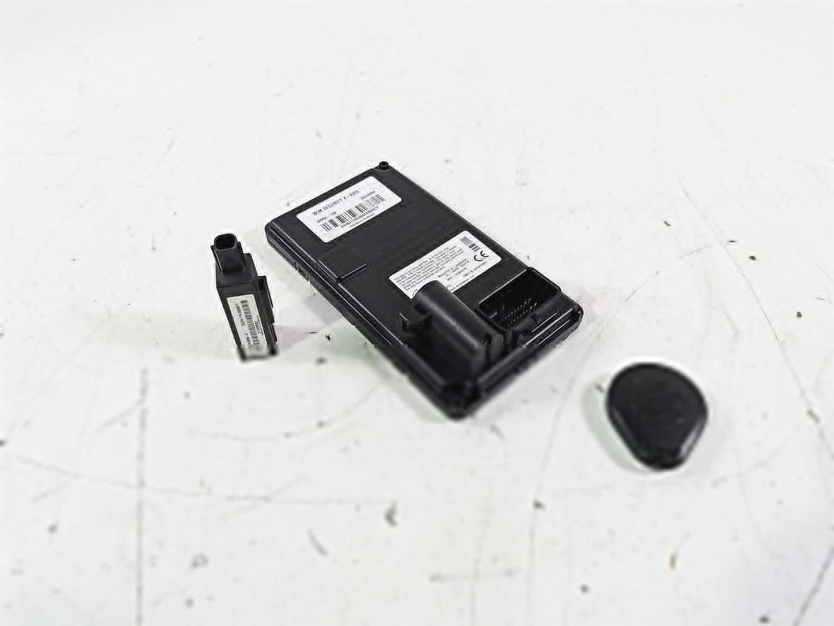 2015 Harley Touring FLHTKL E -Glide Low Bcm Security Module & Fob Set 69994-12B {{ shop.shopifyCountryName }} - Mototech271