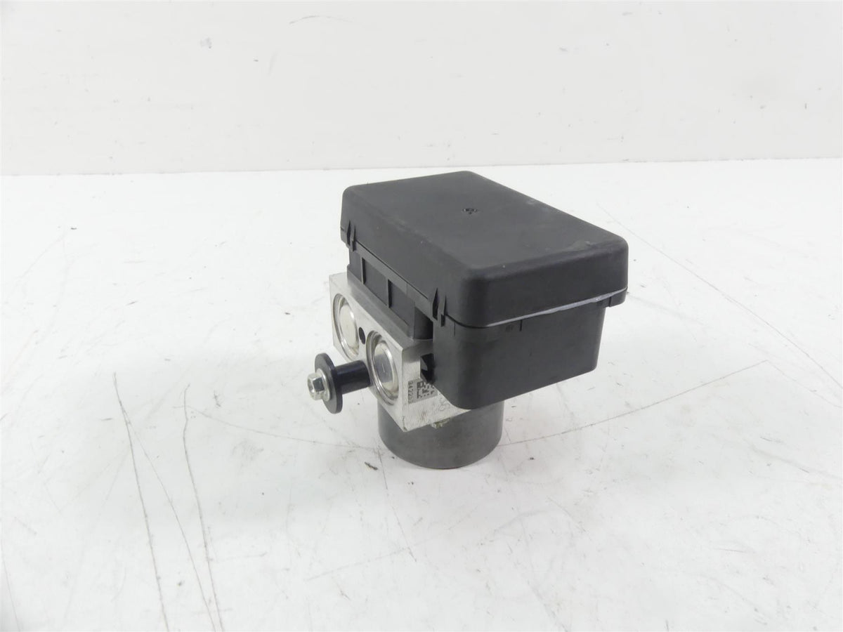 2015 Ducati Diavel Carbon Red Abs Brake Pump Pressure Module 54240481A {{ shop.shopifyCountryName }} - Mototech271