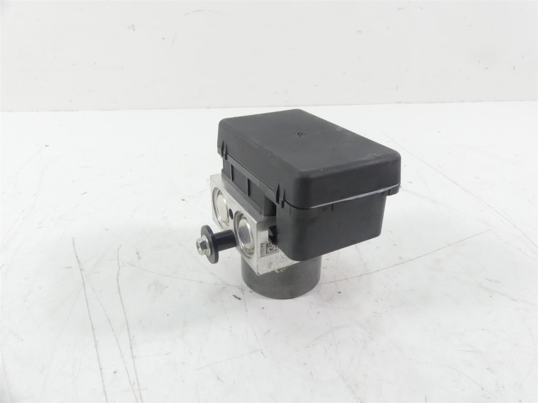 2015 Ducati Diavel Carbon Red Abs Brake Pump Pressure Module 54240481A {{ shop.shopifyCountryName }} - Mototech271