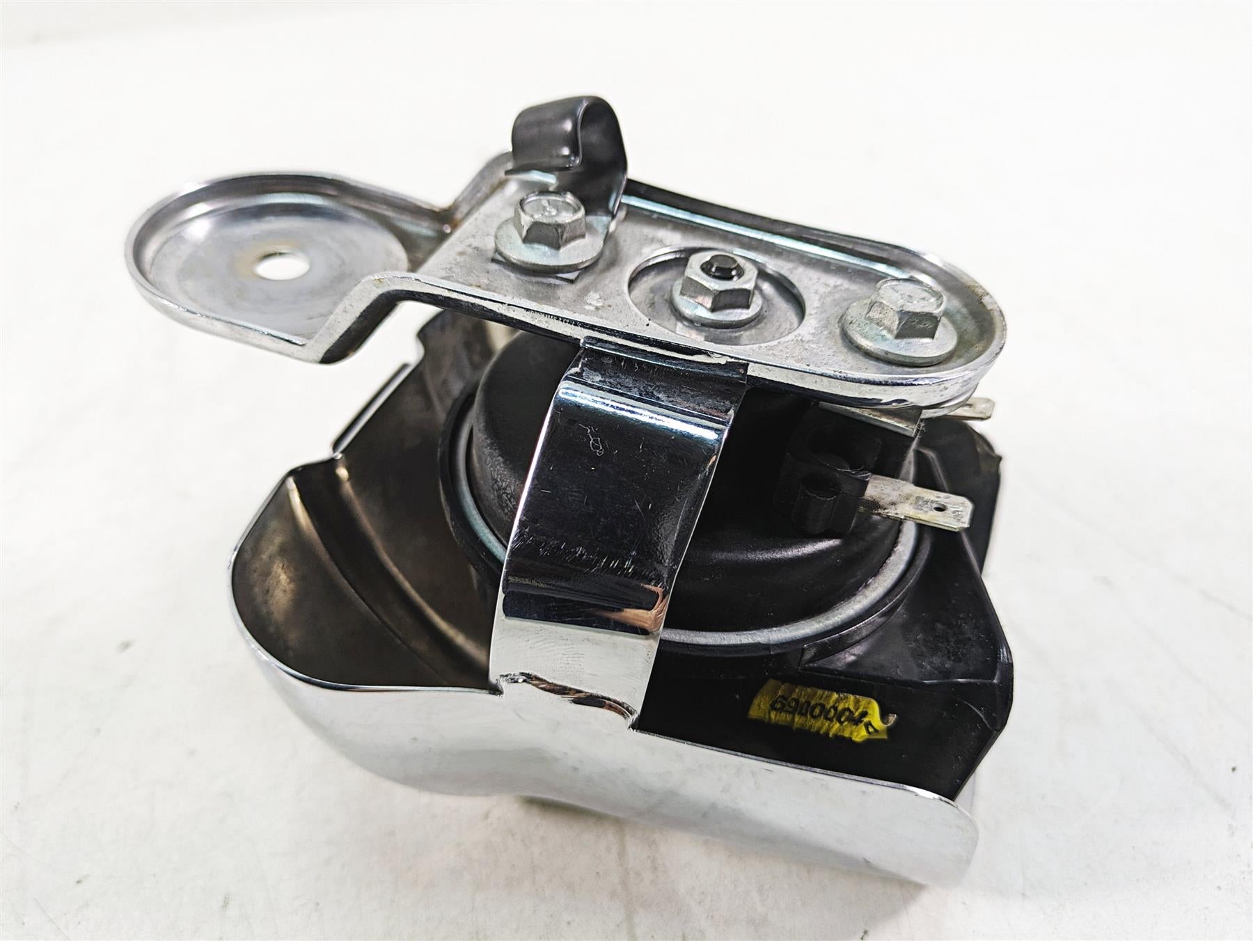2020 Harley Touring FLHX Street Glide Horn + Chrome Cover 69060-90H 61300523A {{ shop.shopifyCountryName }} - Mototech271