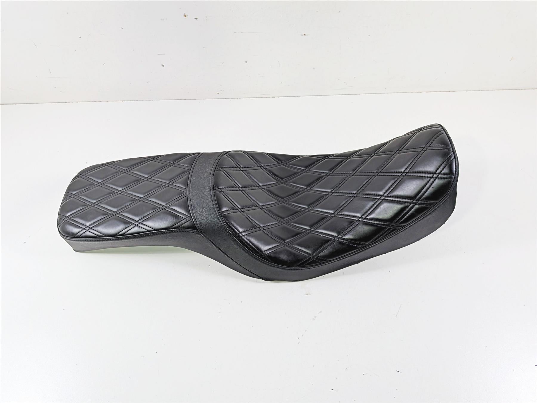 2006 Harley Dyna FXDBI Drag Specialties Predator 2Up Seat - Read 0803-0541 {{ shop.shopifyCountryName }} - Mototech271