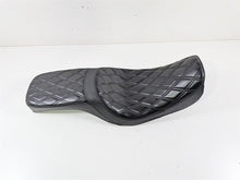 Load image into Gallery viewer, 2006 Harley Dyna FXDBI Drag Specialties Predator 2Up Seat - Read 0803-0541
