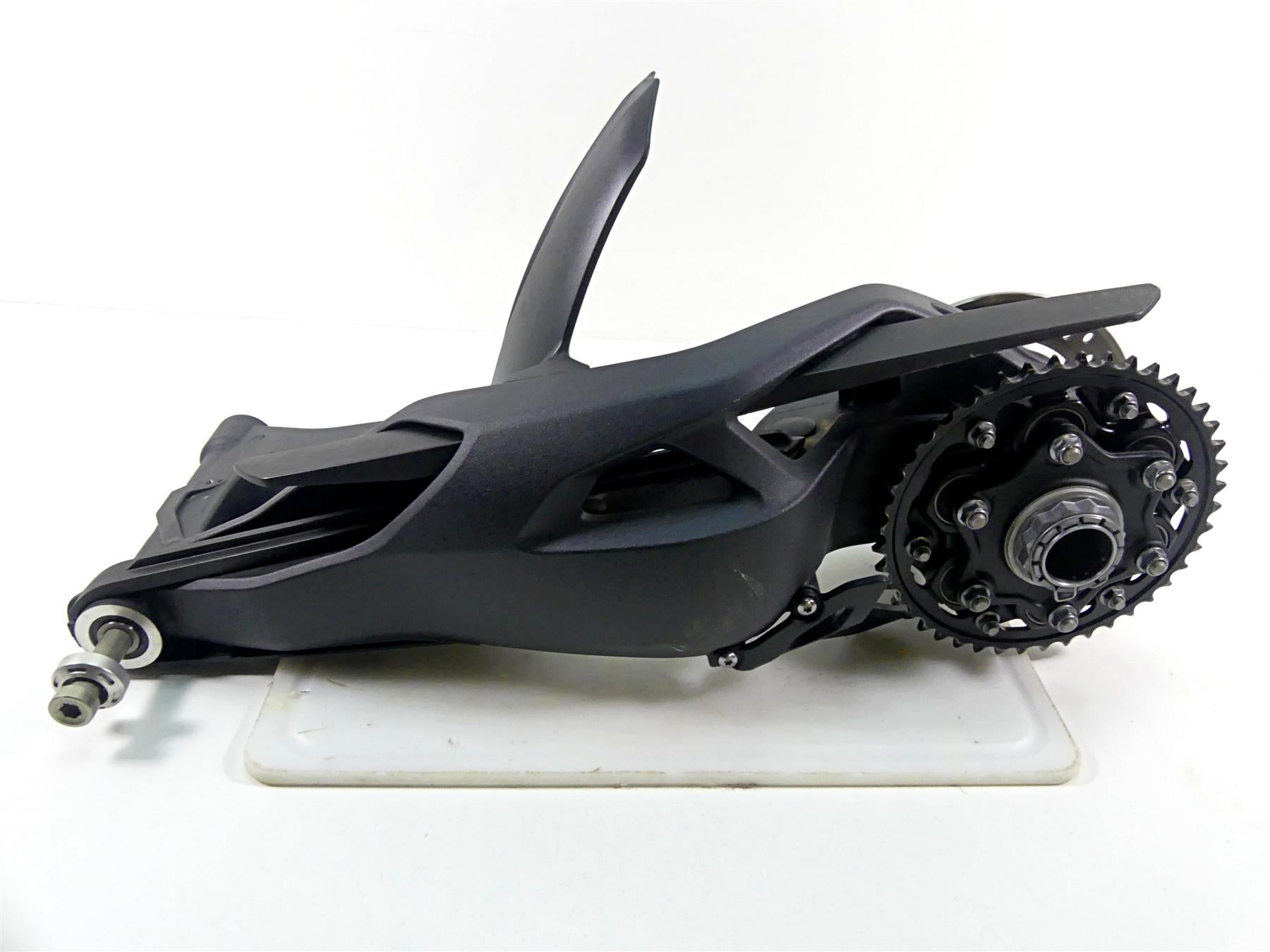 2022 Triumph Speed Triple 1200 RS Rear Swingarm Swing Arm & Axle T2050629 {{ shop.shopifyCountryName }} - Mototech271