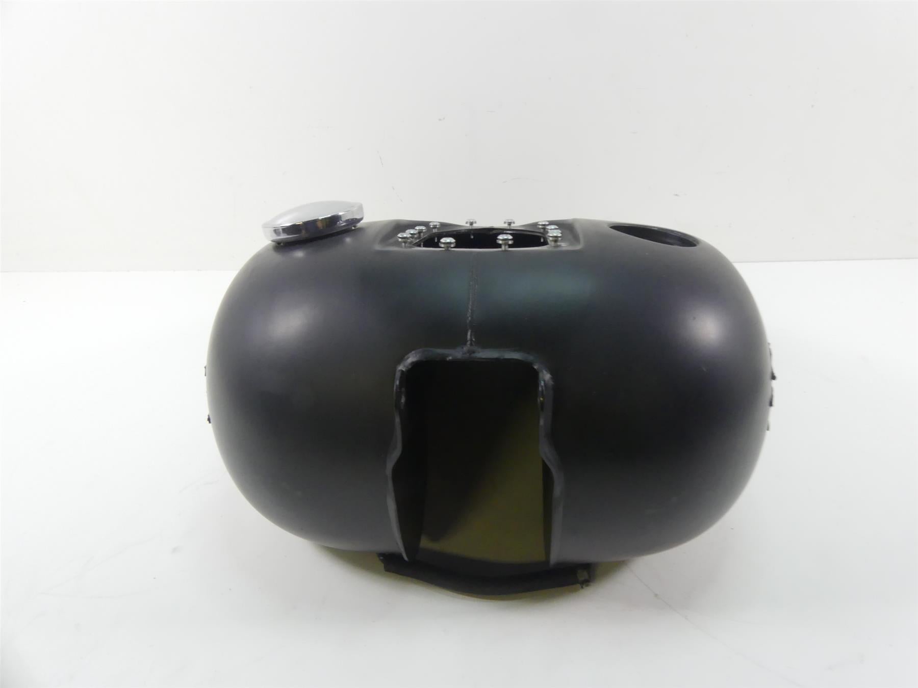 2017 Harley Dyna FXDB Street Bob Fuel Gas Petrol Tank -Read 61000707 {{ shop.shopifyCountryName }} - Mototech271