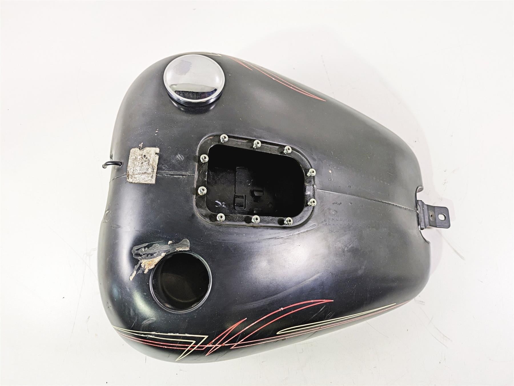 2008 Harley FLSTSB Cross Bones Fuel Gas Petrol Tank -Read 61000800 {{ shop.shopifyCountryName }} - Mototech271