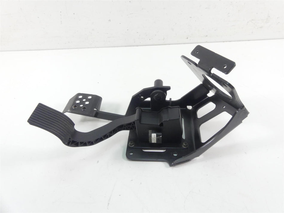 2018 Polaris General 1000 EPS Accelerator & Brake Pedal + Mount 1021772 1021765 {{ shop.shopifyCountryName }} - Mototech271
