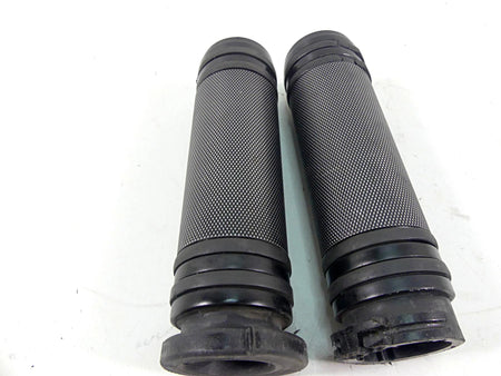 2013 Harley VRSCF Muscle Vrod Aftermarket Handlebar Grip Set {{ shop.shopifyCountryName }} - Mototech271