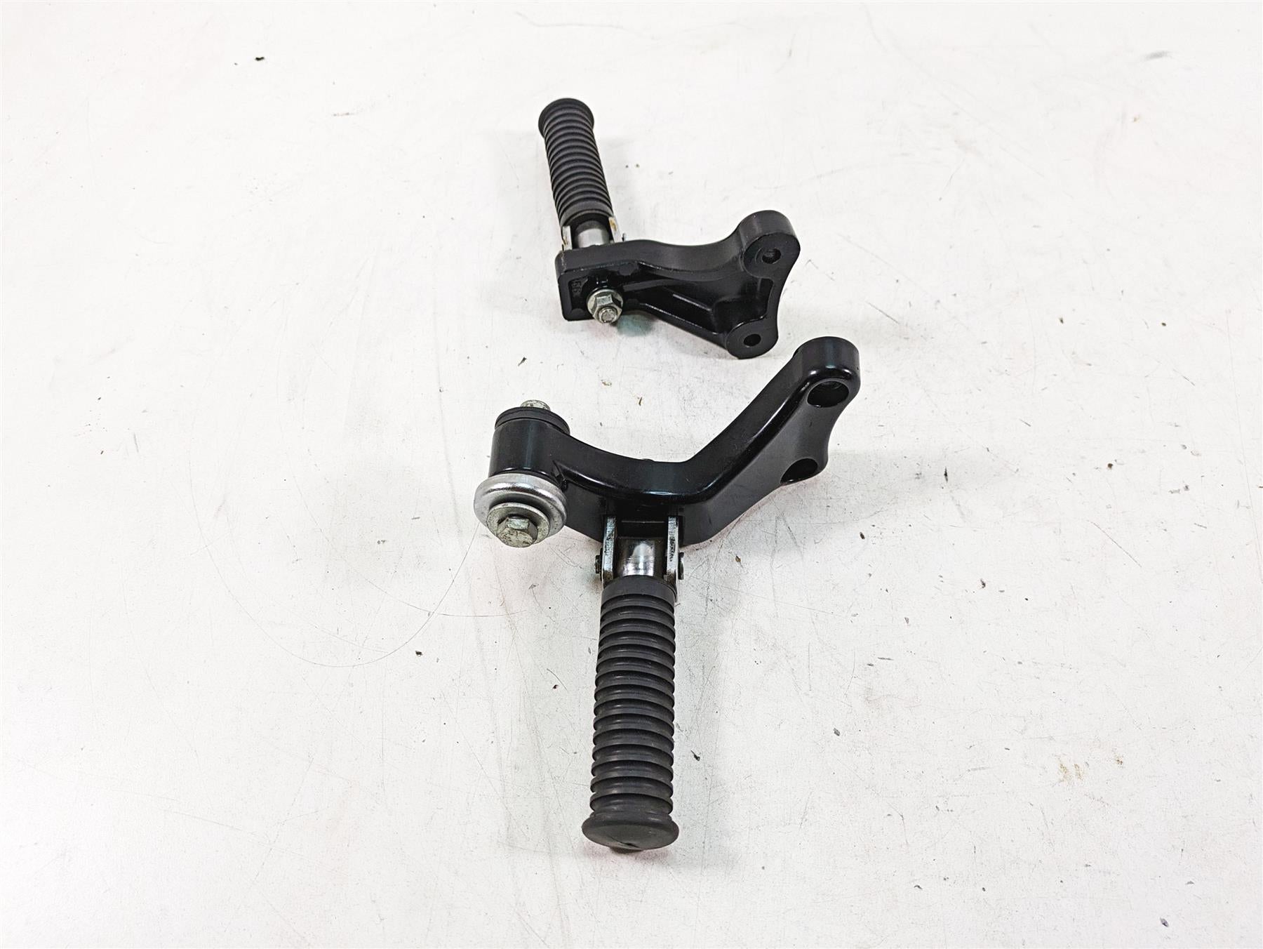 1997 Kawasaki VN1500 Vulcan Rear Passenger Footpeg Set 35011-1346 35011-1347 {{ shop.shopifyCountryName }} - Mototech271