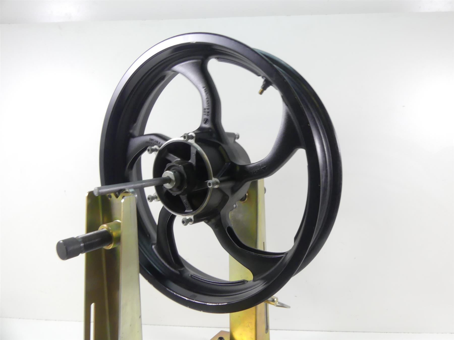 2013 Yamaha VMX17 V-Max 1700 Straight Front Wheel Rim 18x3.5 2S3-25168-00-98 {{ shop.shopifyCountryName }} - Mototech271