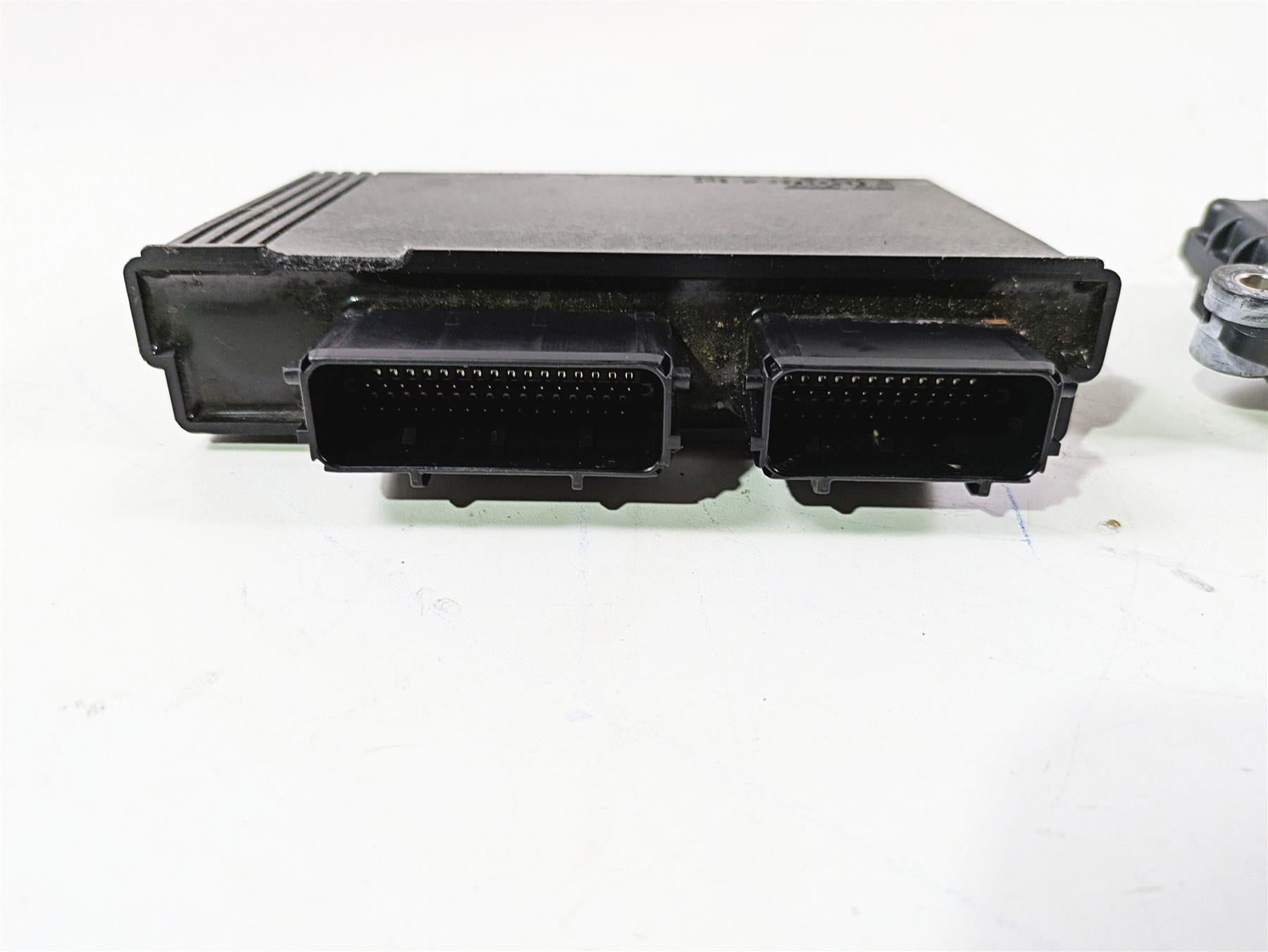 2013 Triumph Tiger 1215 Explorer Cdi Ecu Ecm Engine Control Module Set T1292333 {{ shop.shopifyCountryName }} - Mototech271