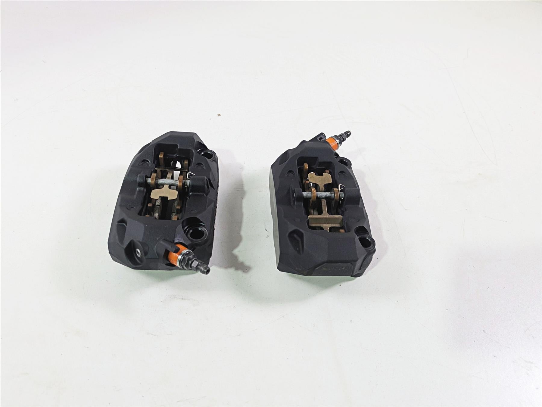2024 Triumph Street Triple 765 R Front Brembo Brake Caliper Set 100mm T2022510 {{ shop.shopifyCountryName }} - Mototech271