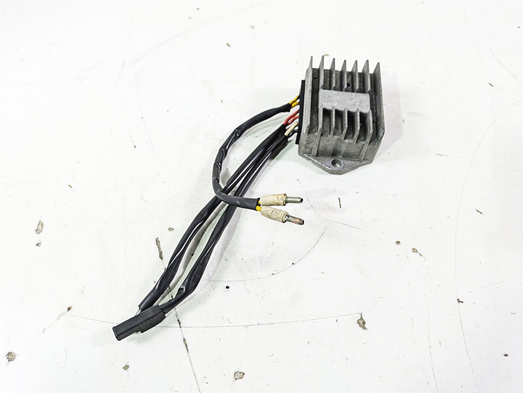 1998 Moto Guzzi California 1100 EV Rectifier Voltage Regulator GU37703805 {{ shop.shopifyCountryName }} - Mototech271