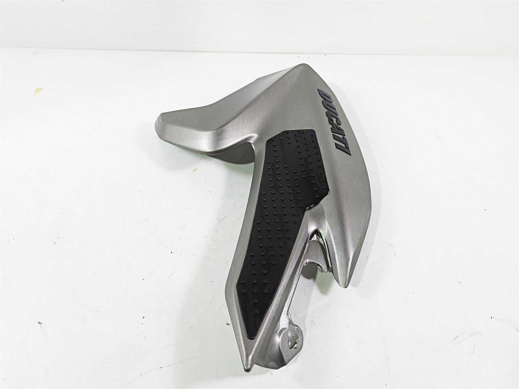 2013 Ducati Hyperstrada 821 Left Tank Cover Fairing Wrapped -Read 480P5681 {{ shop.shopifyCountryName }} - Mototech271