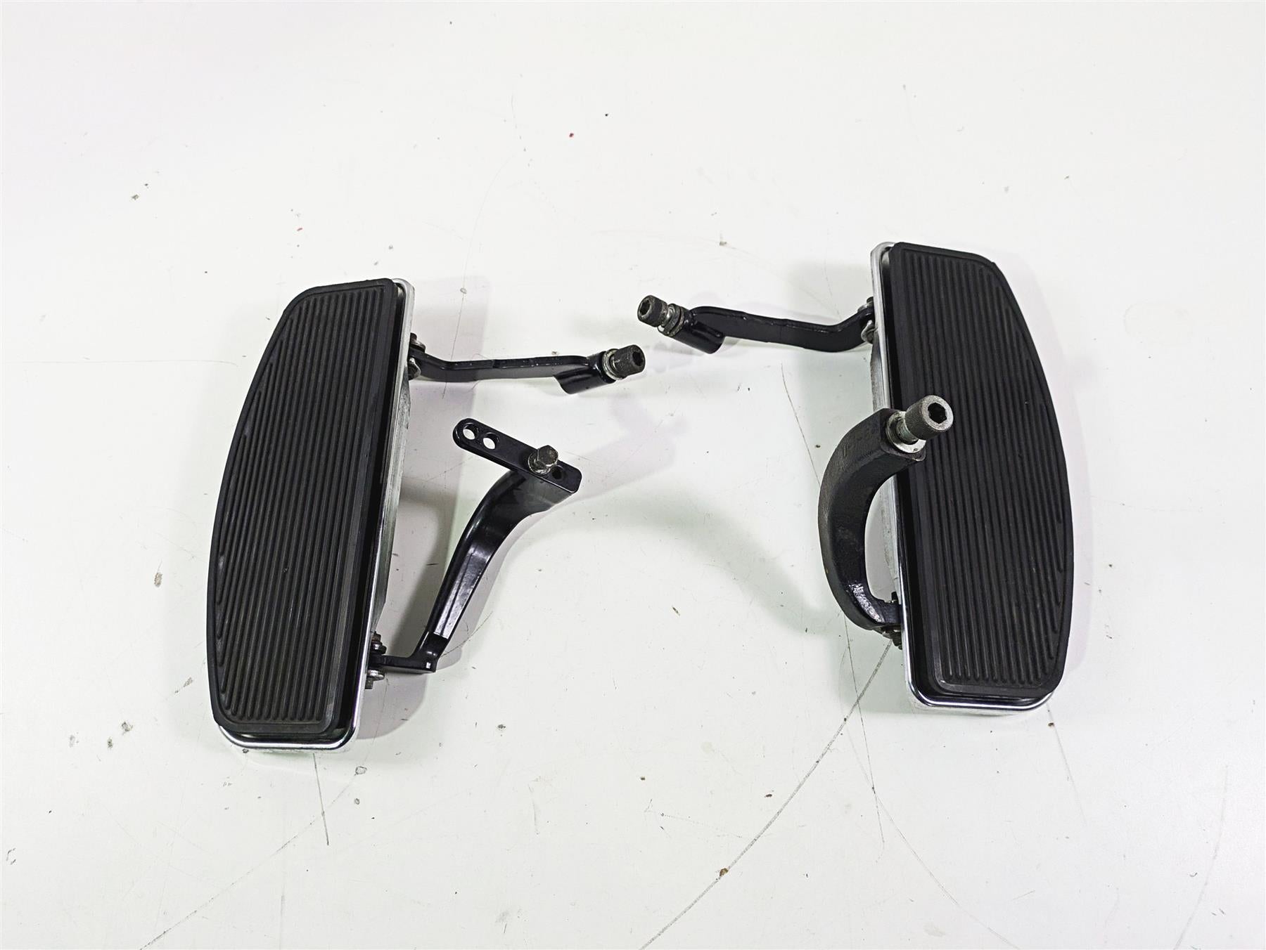 2008 Harley Touring FLHTP Electra Glide Front Foot Floor Board Set 50621-06A {{ shop.shopifyCountryName }} - Mototech271