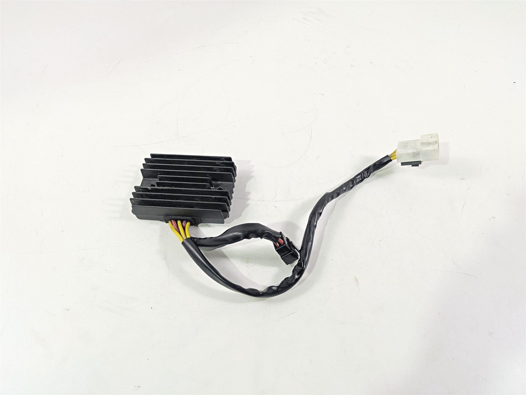 2017 Aprilia RSV 1100 Tuono V4 Factory Rectifier Voltage Regulator B043488 {{ shop.shopifyCountryName }} - Mototech271