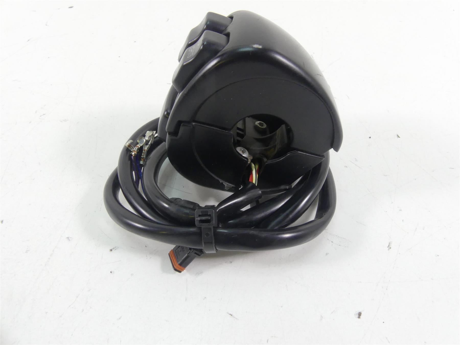 2015 Harley FXDF Dyna Fat Bob Left Turn Signal Control Switch - Read 72943-12A {{ shop.shopifyCountryName }} - Mototech271