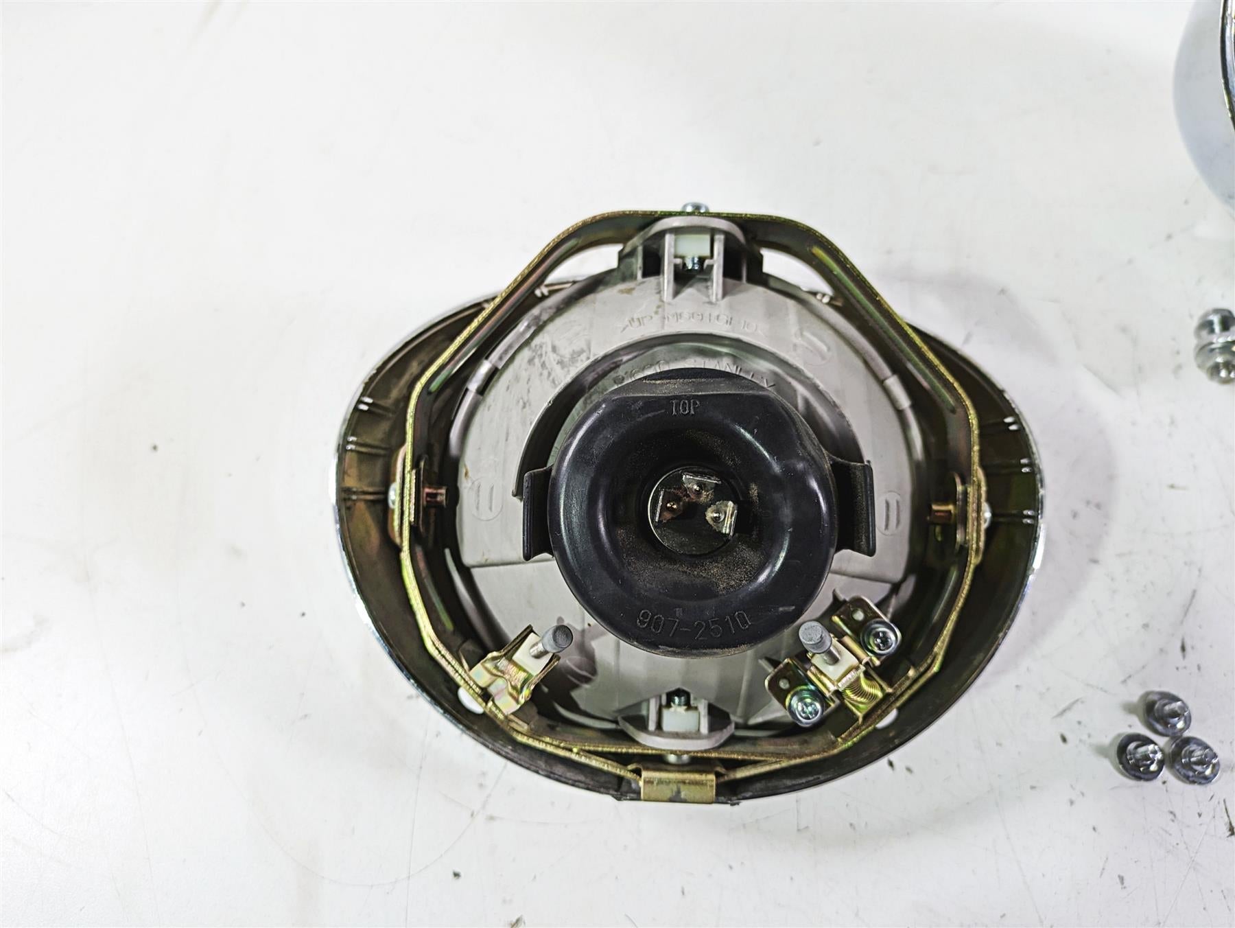 2002 Honda VTX1800 Retro Headlight Head Light & Housing Set 33120-MCH-671 {{ shop.shopifyCountryName }} - Mototech271