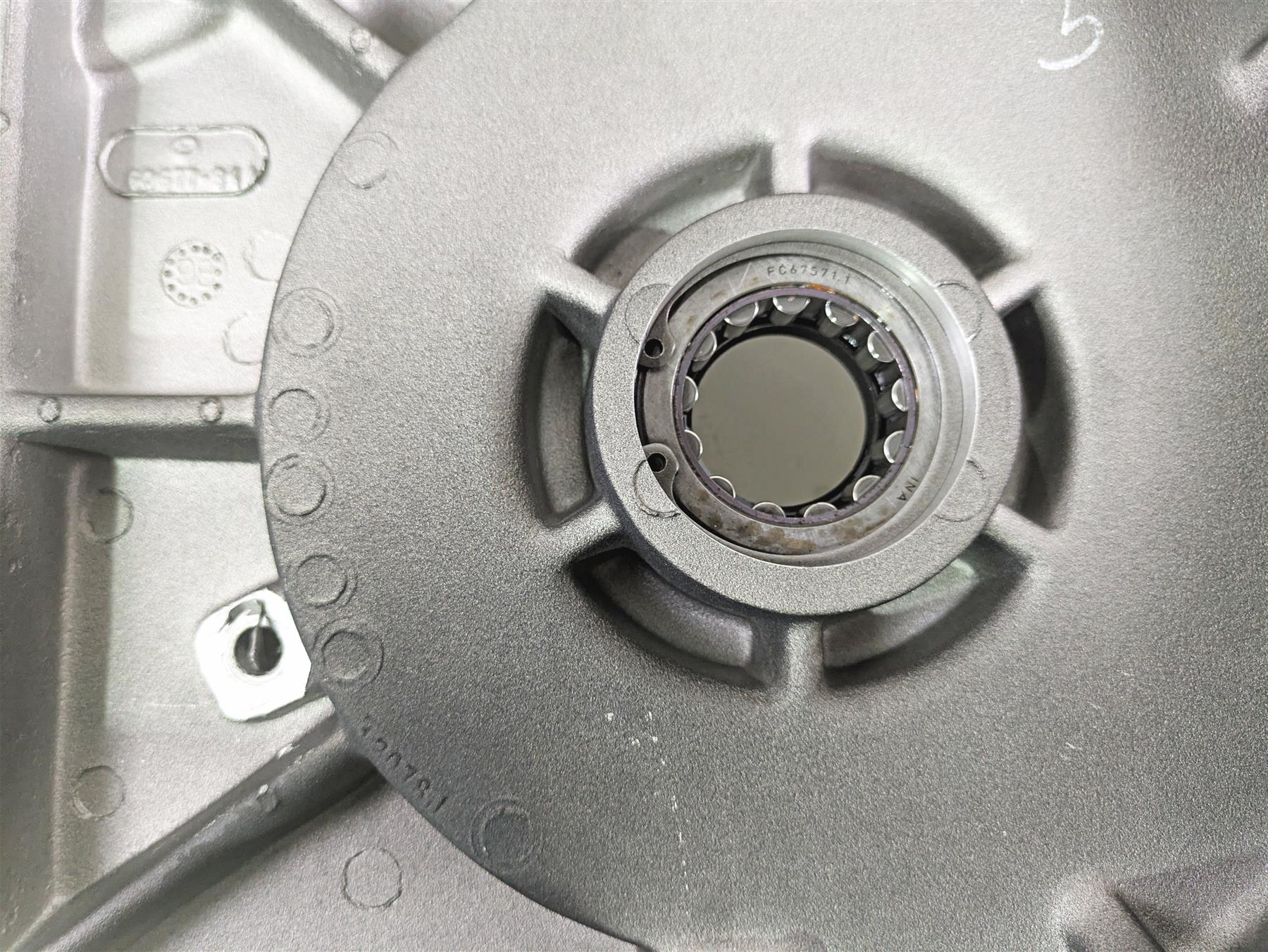 1999 Harley Touring FLHTCUI E-Glide Inner Primary Drive Clutch Cover 60677-94 {{ shop.shopifyCountryName }} - Mototech271