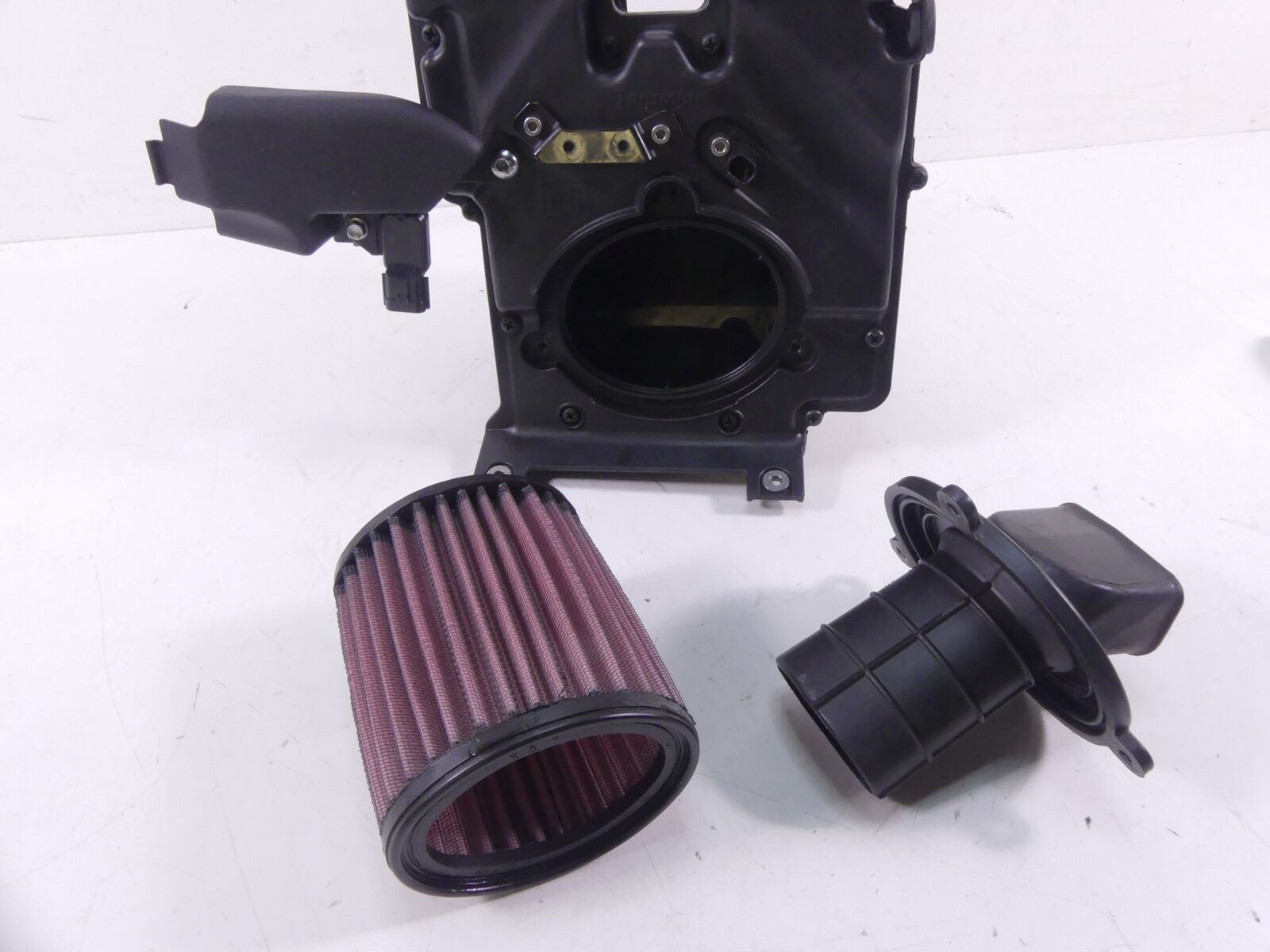 2013 Triumph America EFI Air Box Filter Breather Cleaner & Covers T2208495 {{ shop.shopifyCountryName }} - Mototech271