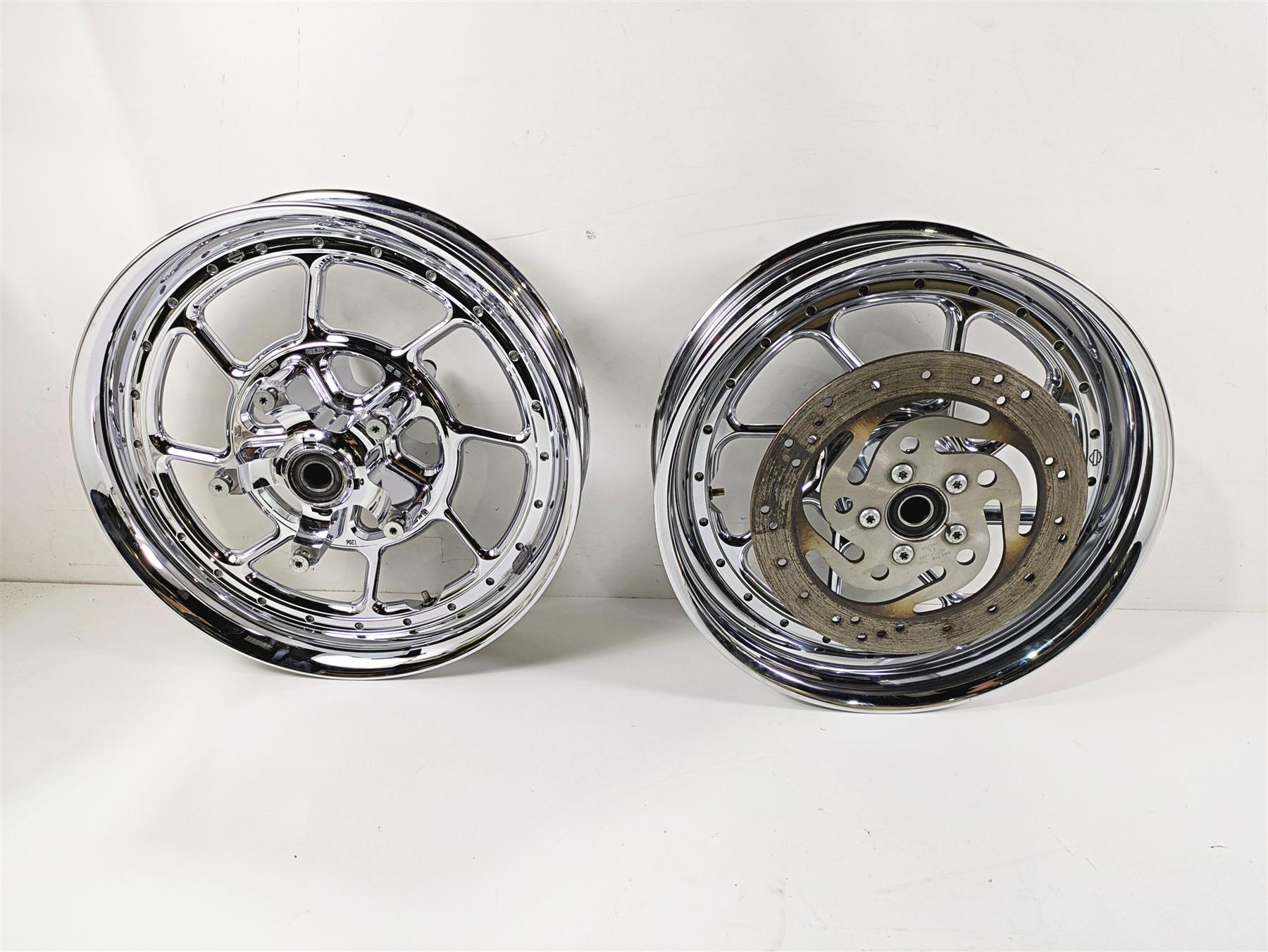 2007 Harley Touring FLHRSE CVO Road King Front Rear Chrome Wheel Set 44612-07