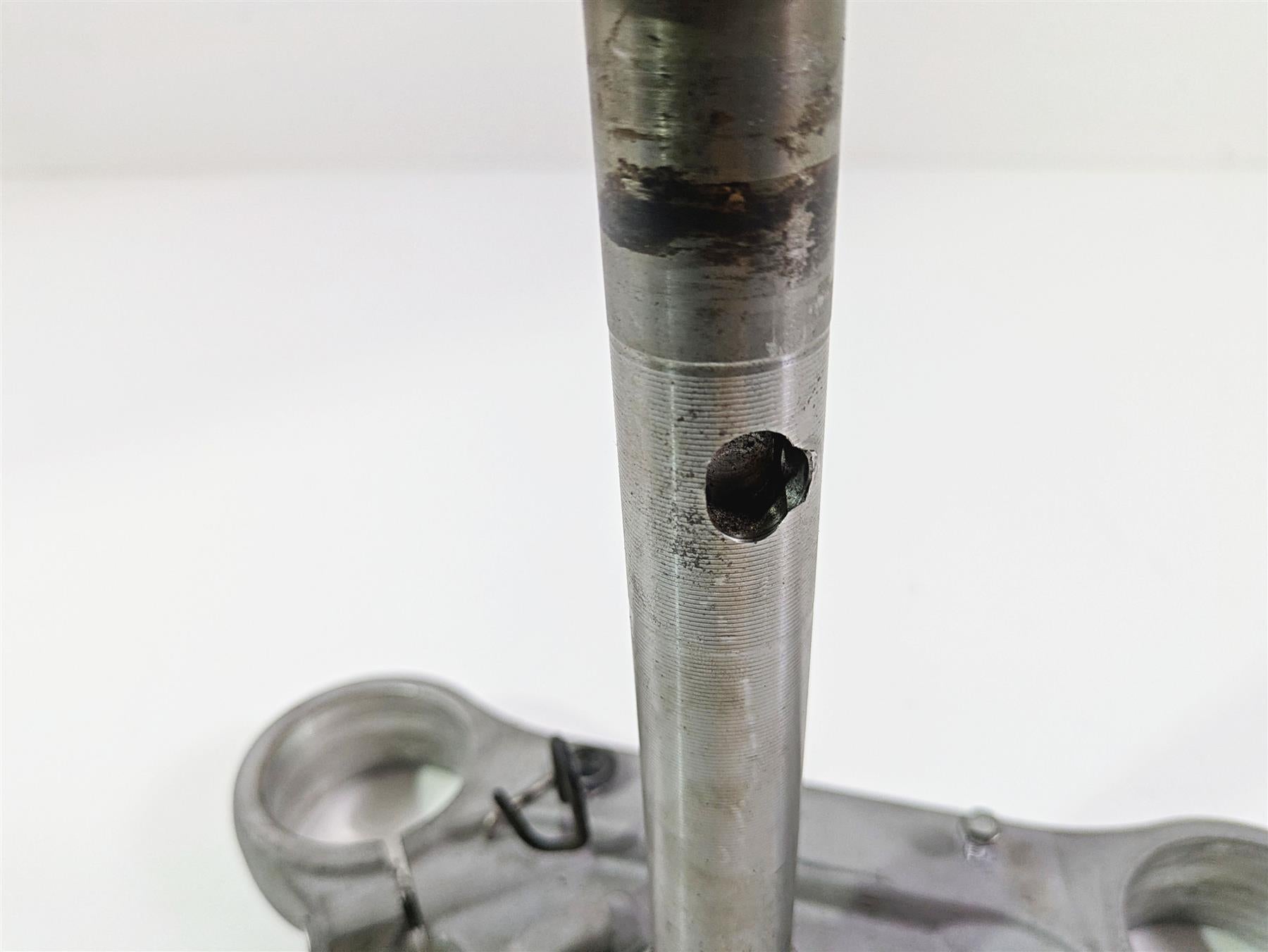 2009 Harley XR1200 Sportster Lower Triple Tree Steering Clamp 46050-08 {{ shop.shopifyCountryName }} - Mototech271