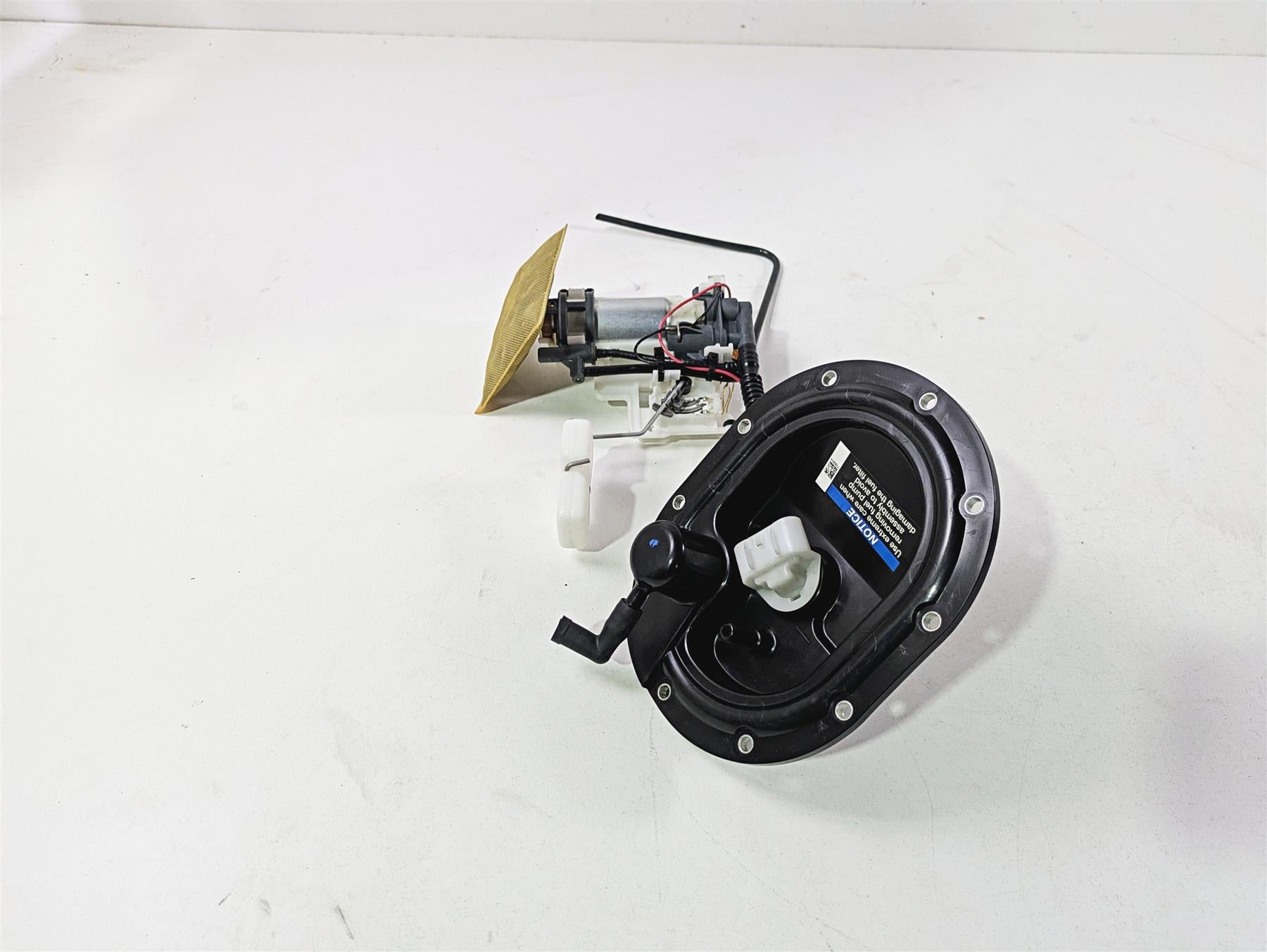 2017 Indian Chieftain Limited Fuel Gas Petrol Pump -Tested 2521787 2522160 {{ shop.shopifyCountryName }} - Mototech271