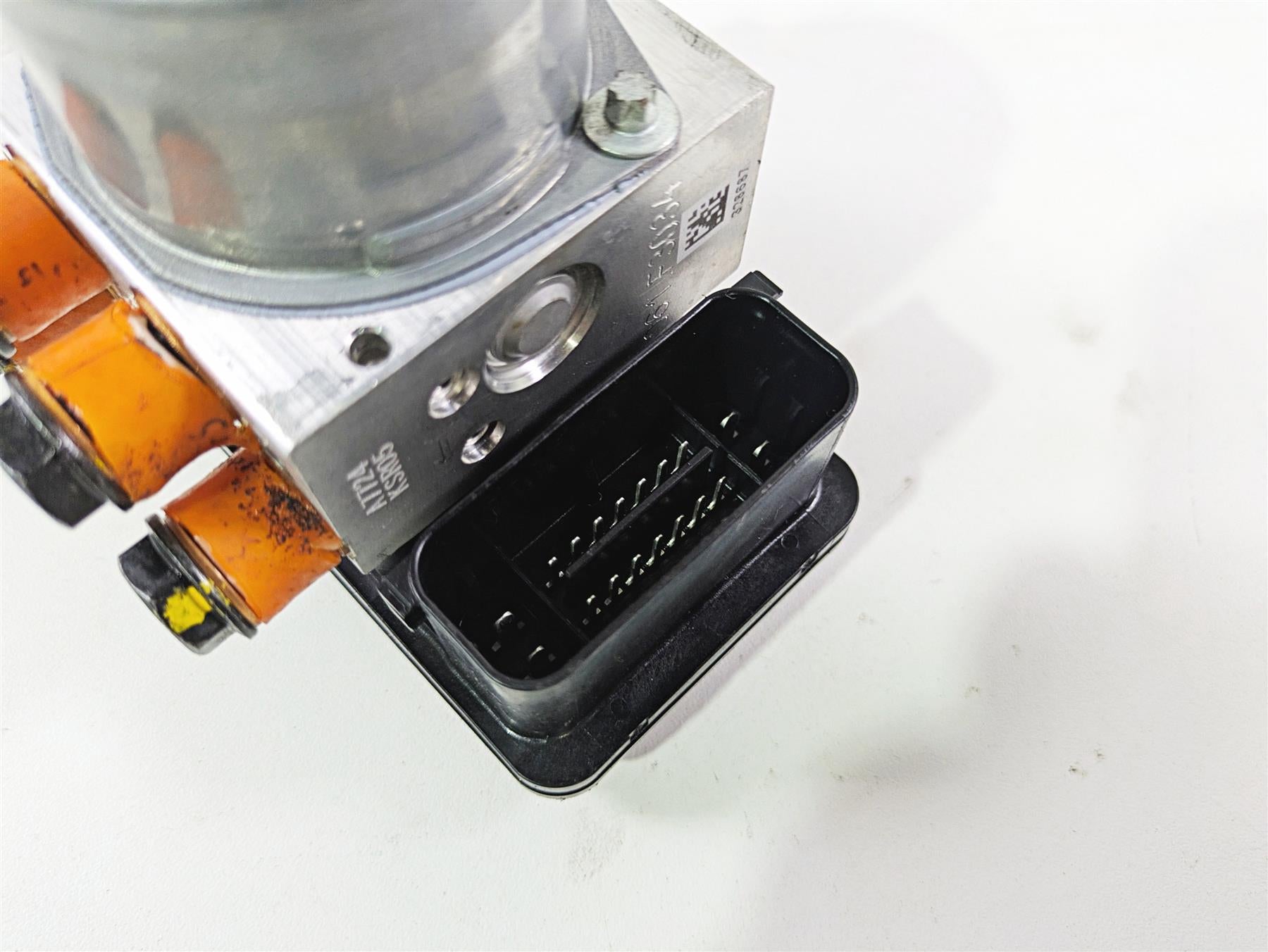 2022 Ducati Streetfighter V2 Abs Brake Pump Control Module 54240951B {{ shop.shopifyCountryName }} - Mototech271