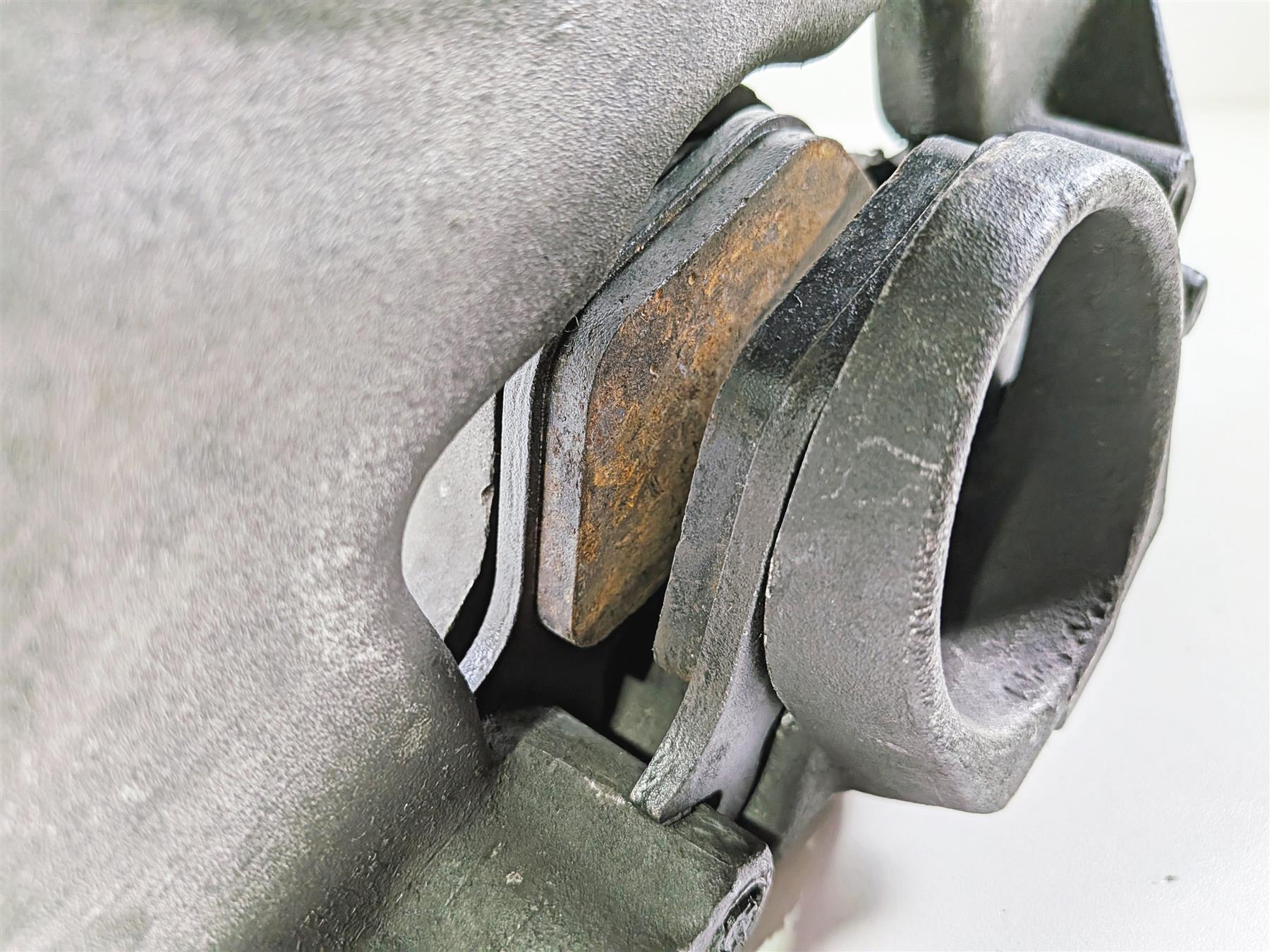 1993 Harley Touring FLHTCU Electra Glide Rear Brake Caliper & Bracket 44050-87 {{ shop.shopifyCountryName }} - Mototech271